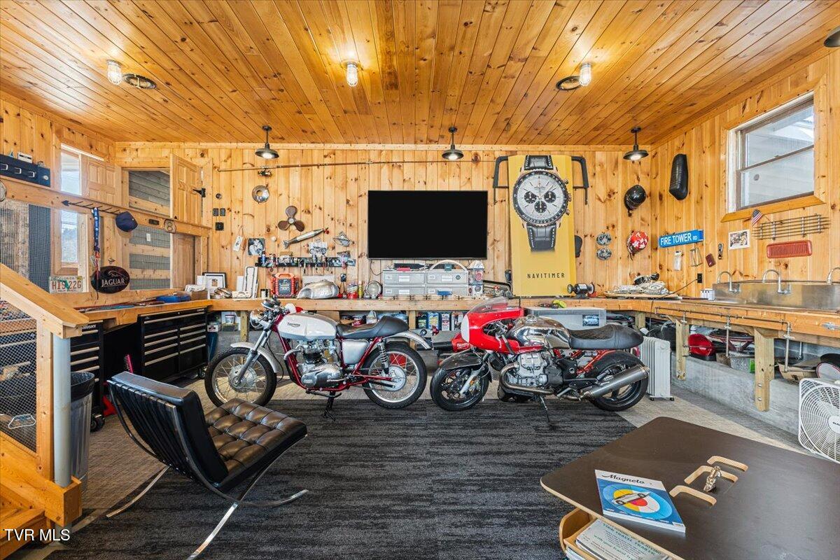 Johnson City, Tennessee, 37604, United States, 5 Bedrooms Bedrooms, ,6 BathroomsBathrooms,Residential,Active,2013176