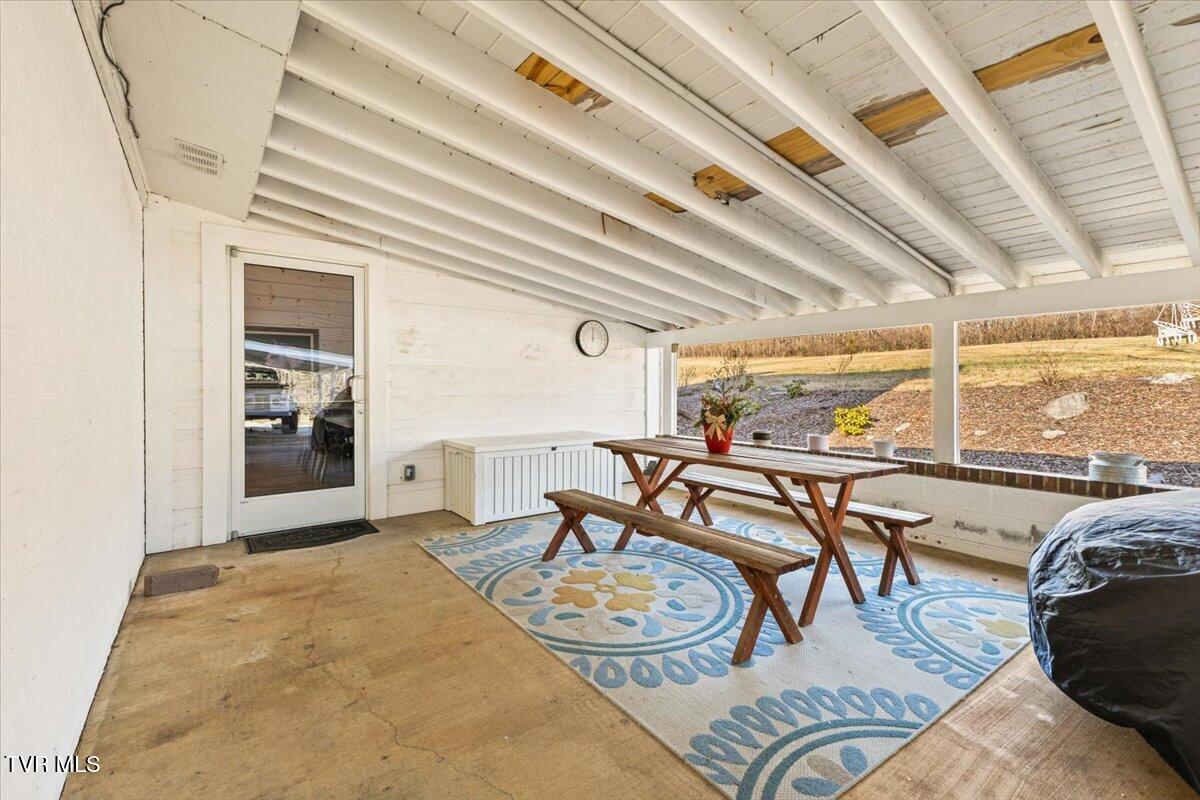 Johnson City, Tennessee, 37604, United States, 5 Bedrooms Bedrooms, ,6 BathroomsBathrooms,Residential,Active,2013176