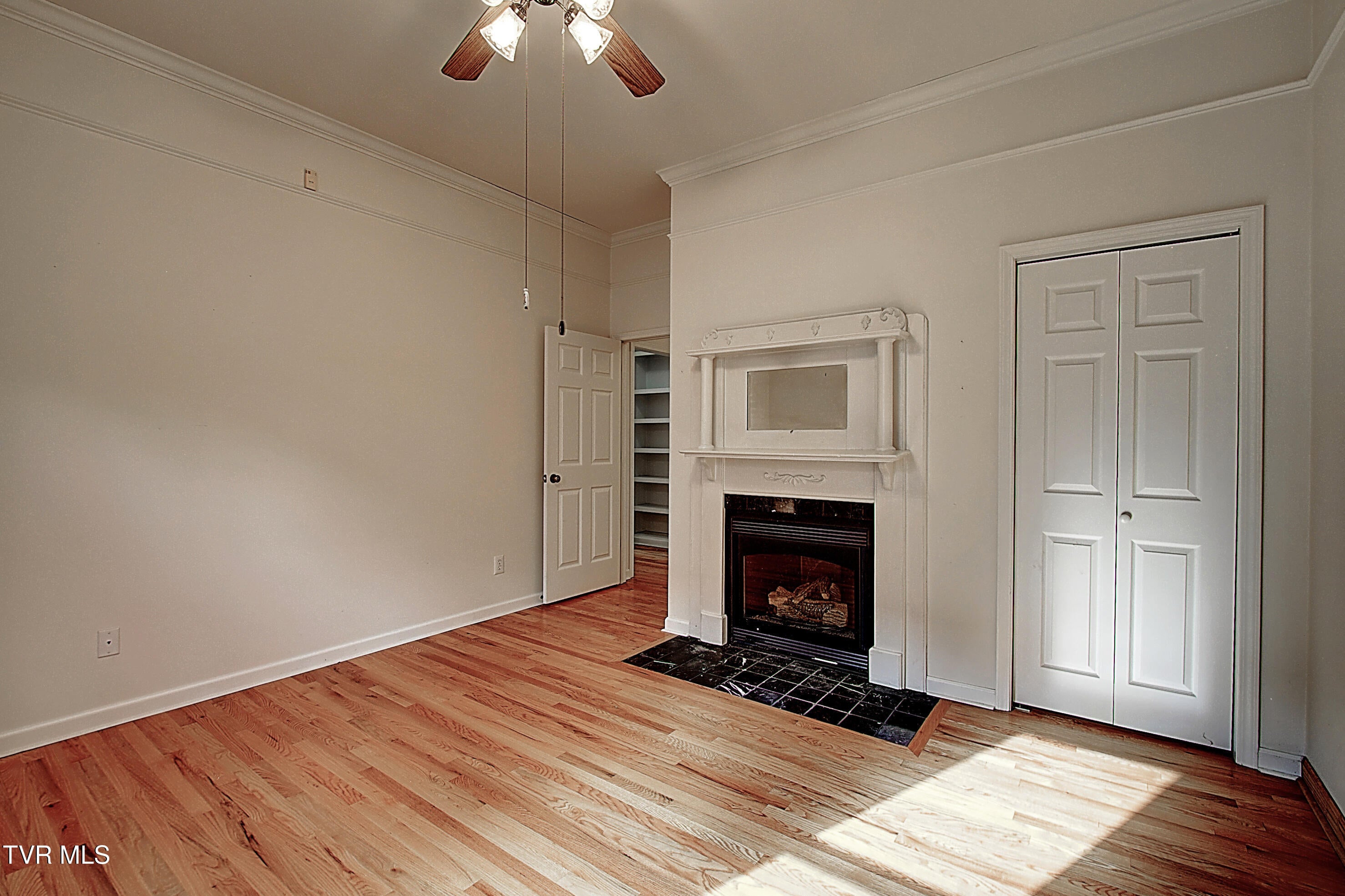 Johnson City, Tennessee, 37601, United States, 4 Bedrooms Bedrooms, ,3 BathroomsBathrooms,Residential,Active,1999331