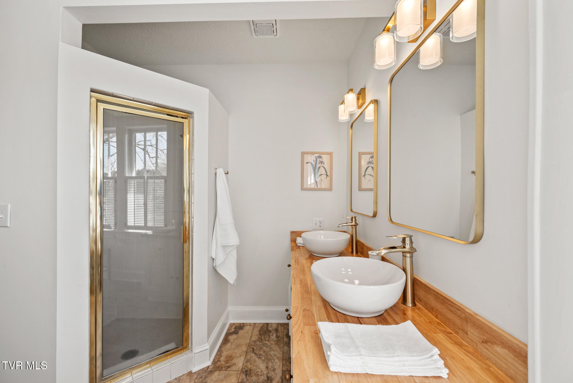 Bristol, Tennessee, 37620, United States, 3 Bedrooms Bedrooms, ,3 BathroomsBathrooms,Residential,Active,2007074