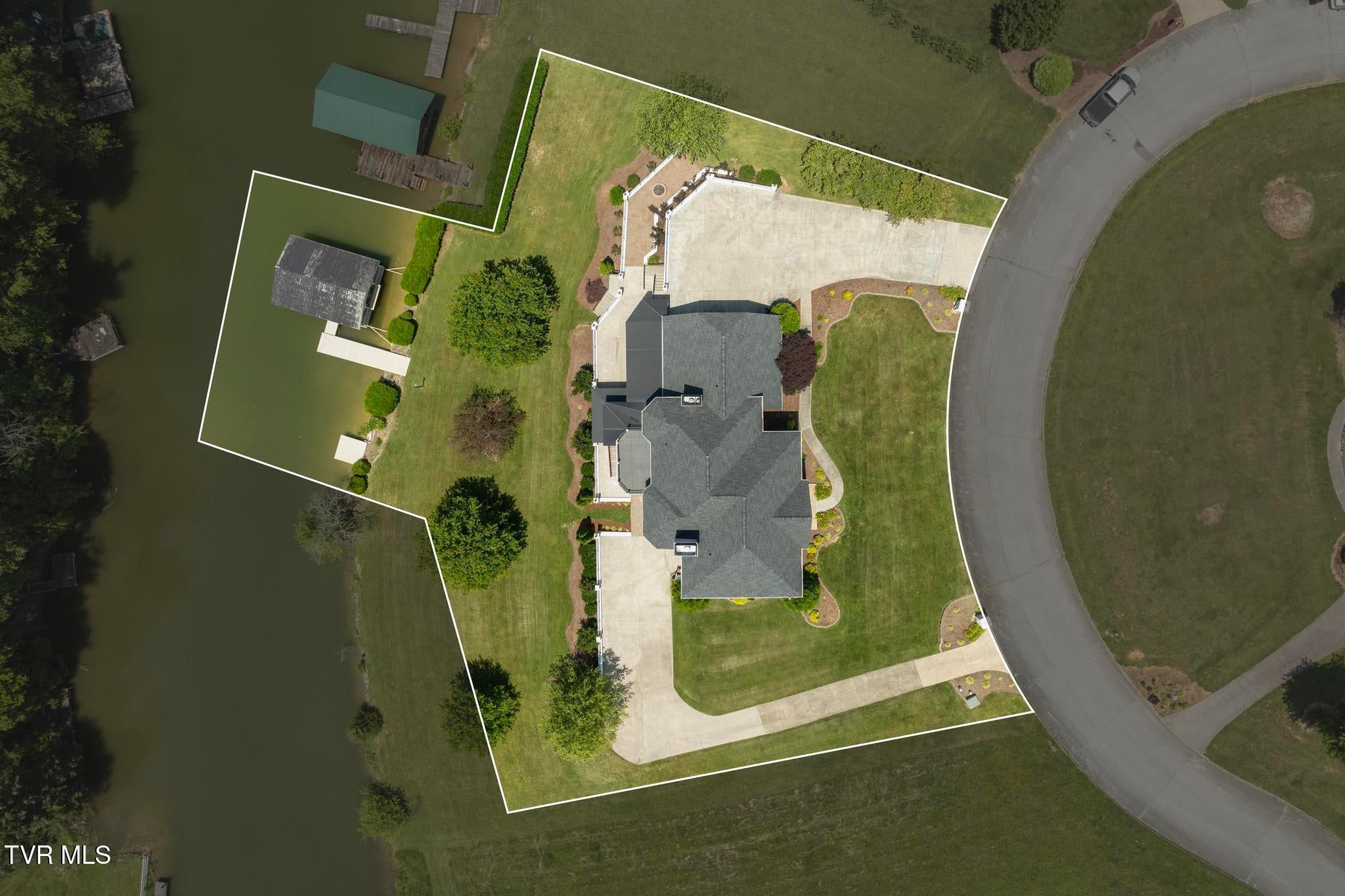 Piney Flats, Tennessee, 37686, United States, 5 Bedrooms Bedrooms, ,5 BathroomsBathrooms,Residential,Active,1849555