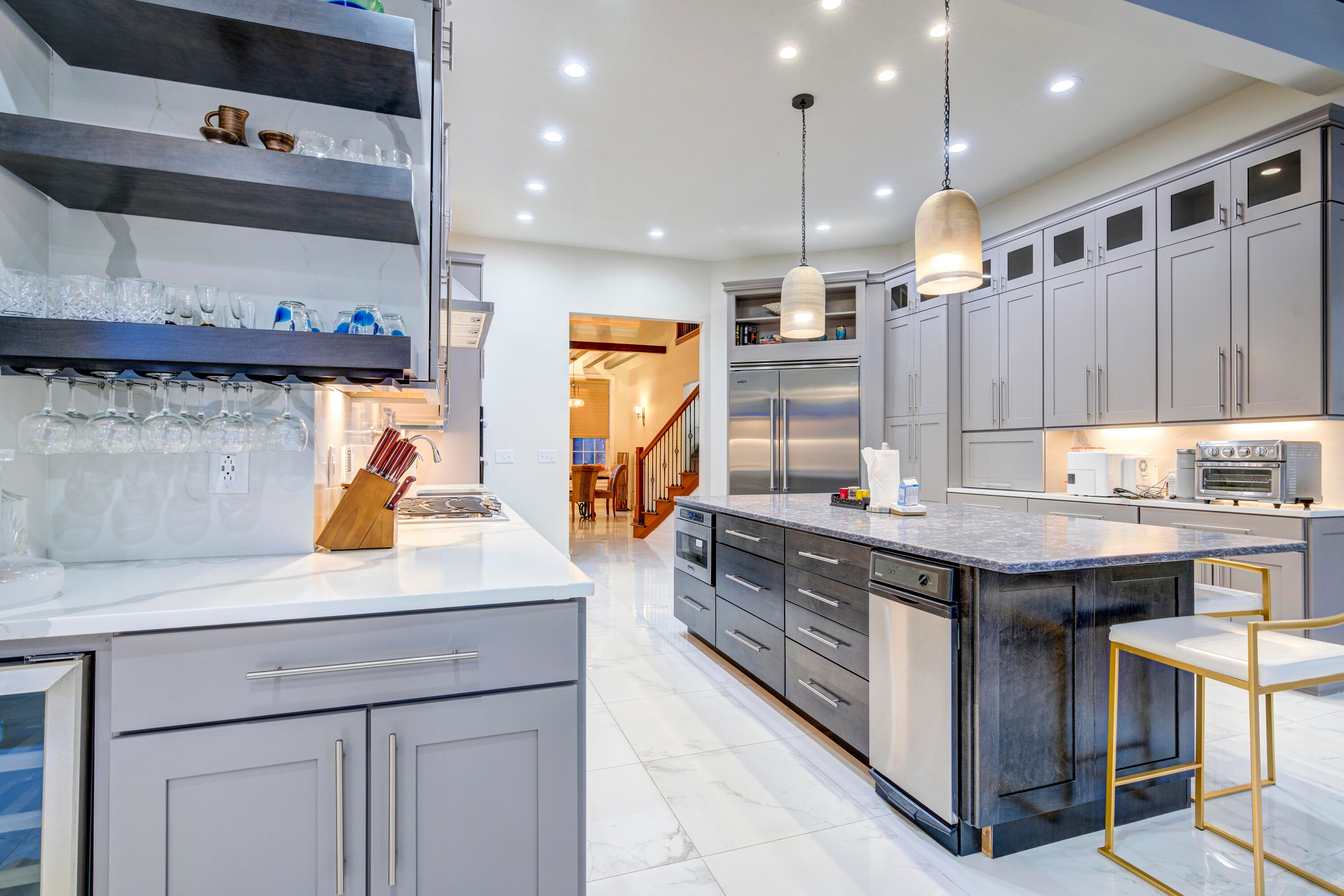 Johnson City, Tennessee, 37601, United States, ,11 BathroomsBathrooms,Residential,Active,1769538