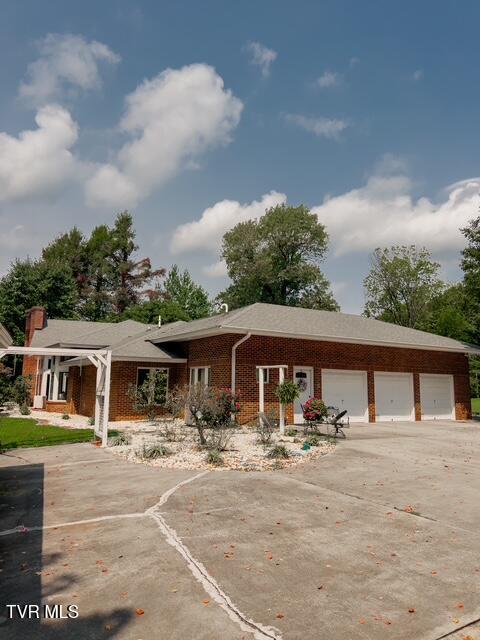 Unicoi, Tennessee, 37692, United States, 3 Bedrooms Bedrooms, ,4 BathroomsBathrooms,Residential,Active,1936616