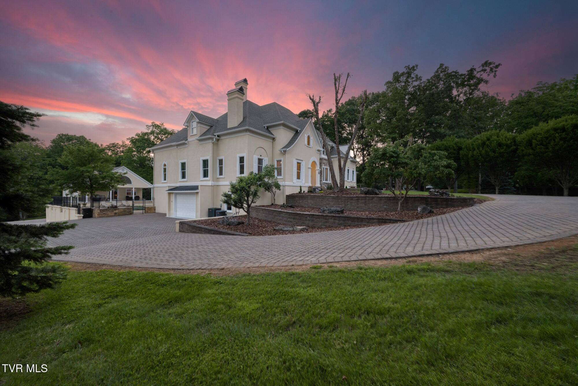 Blountville, Tennessee, 37617, United States, 8 Bedrooms Bedrooms, ,8 BathroomsBathrooms,Residential,Active,2007073