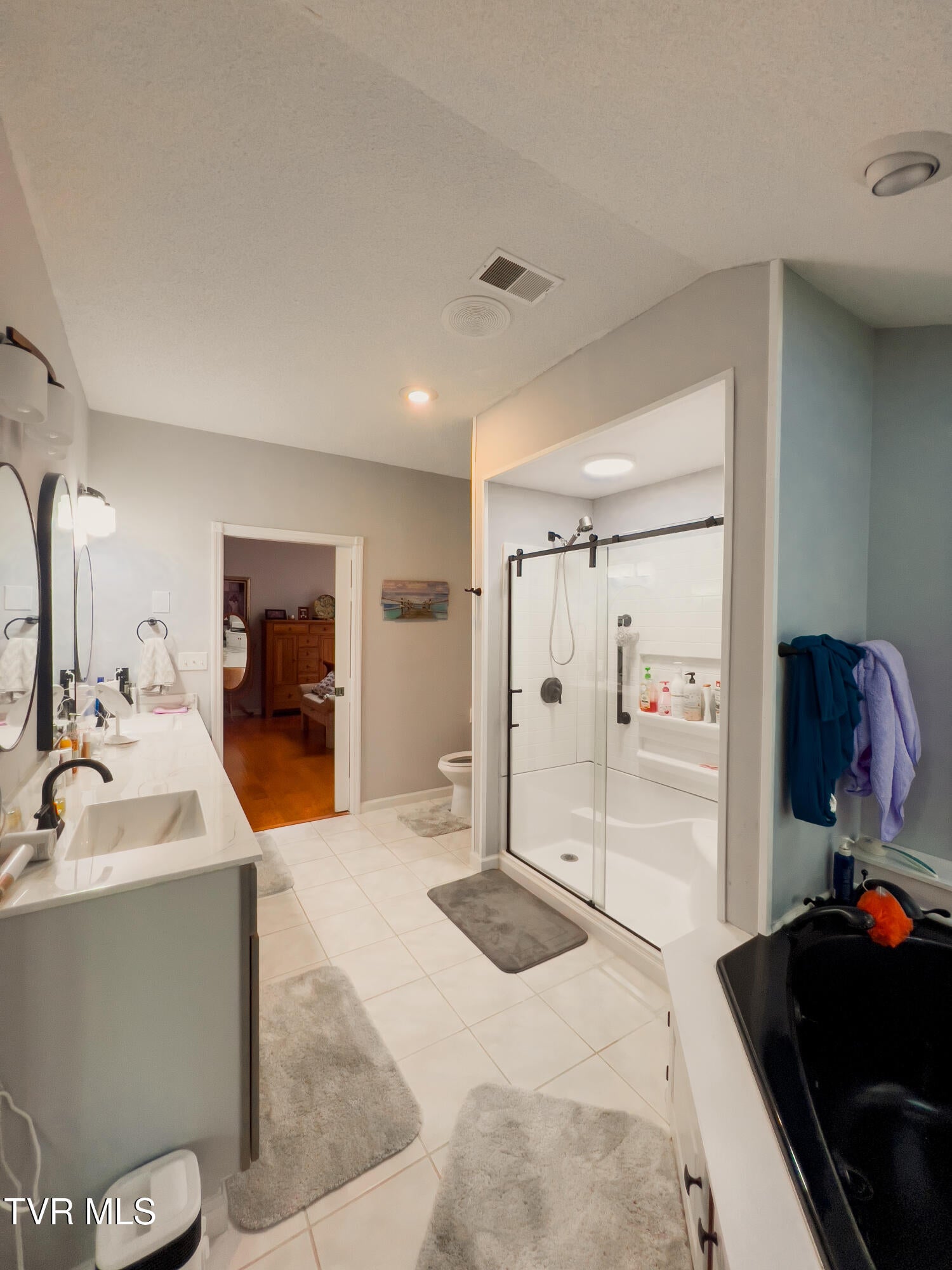 Unicoi, Tennessee, 37692, United States, 3 Bedrooms Bedrooms, ,4 BathroomsBathrooms,Residential,Active,1936616