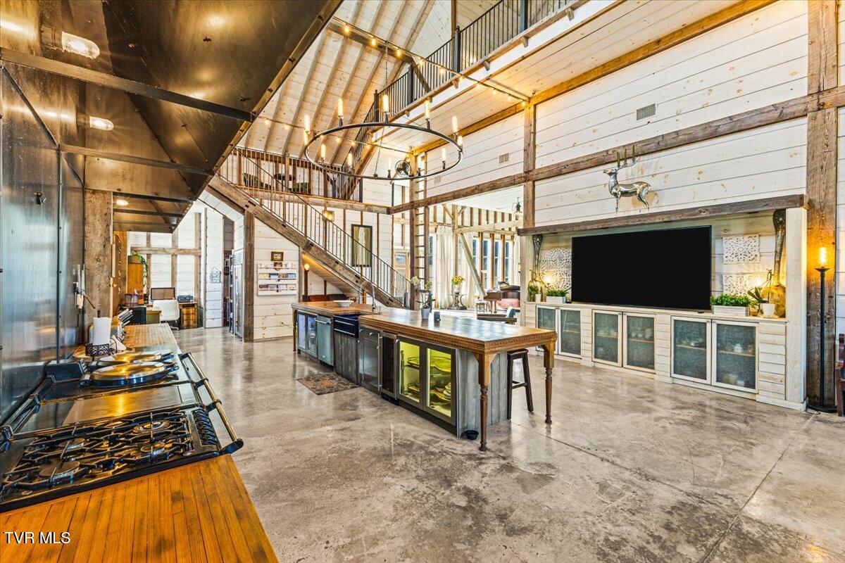 Johnson City, Tennessee, 37604, United States, 5 Bedrooms Bedrooms, ,6 BathroomsBathrooms,Residential,Active,2013176