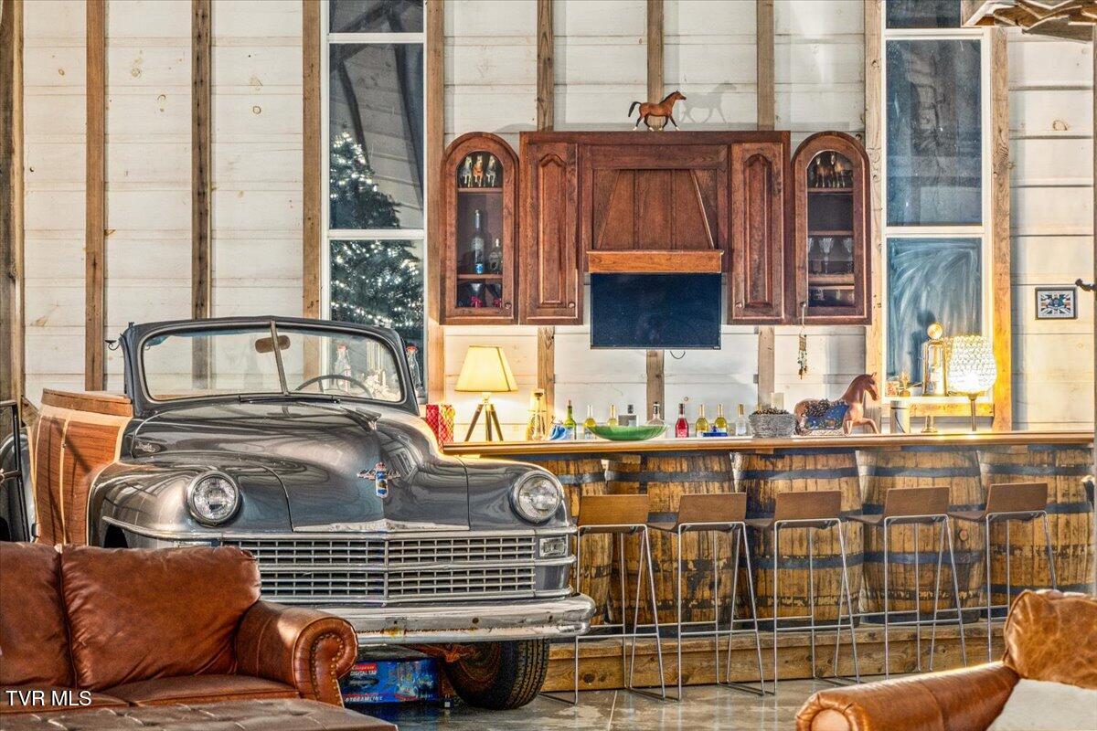 Johnson City, Tennessee, 37604, United States, 5 Bedrooms Bedrooms, ,6 BathroomsBathrooms,Residential,Active,2013176