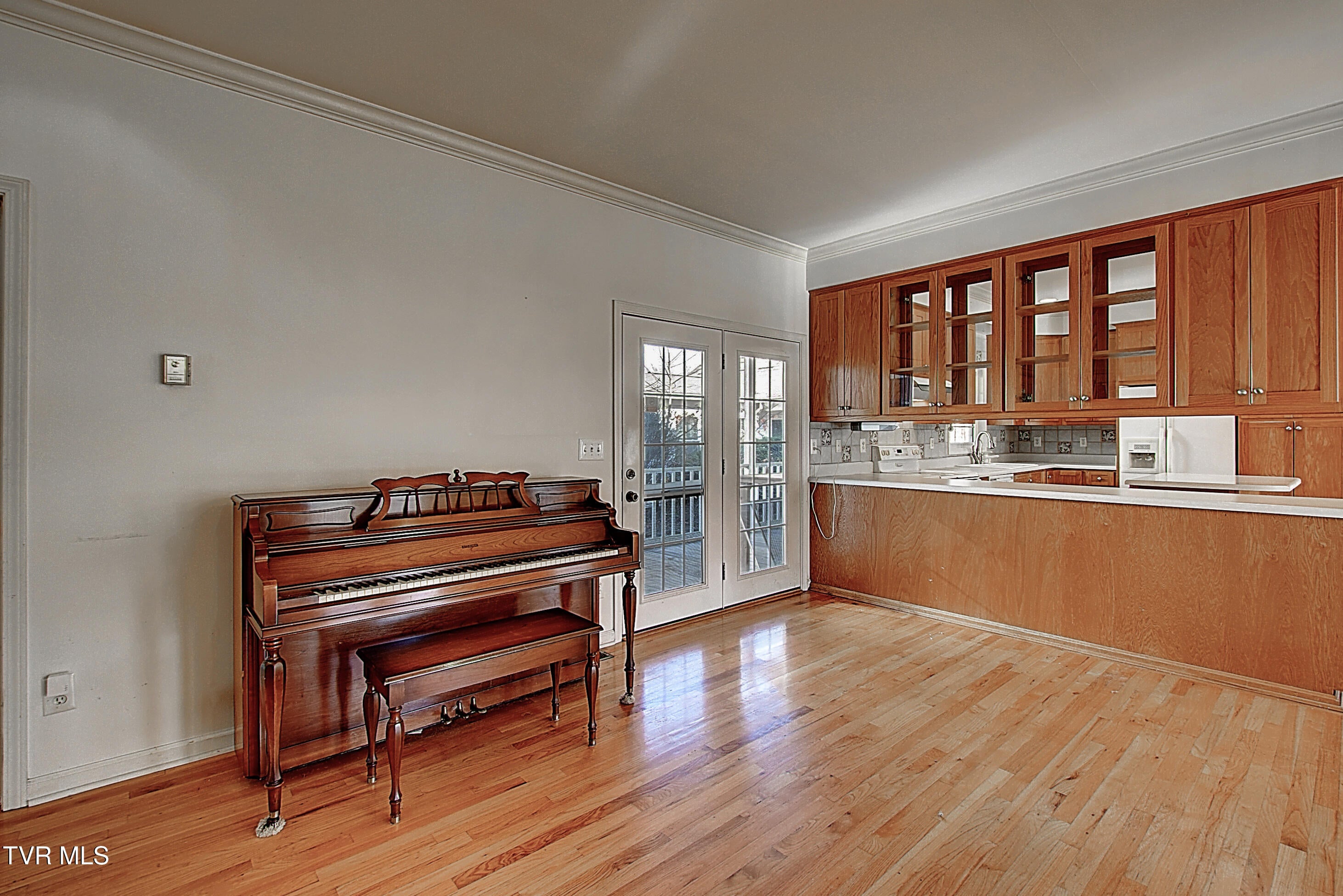 Johnson City, Tennessee, 37601, United States, 4 Bedrooms Bedrooms, ,3 BathroomsBathrooms,Residential,Active,1999331