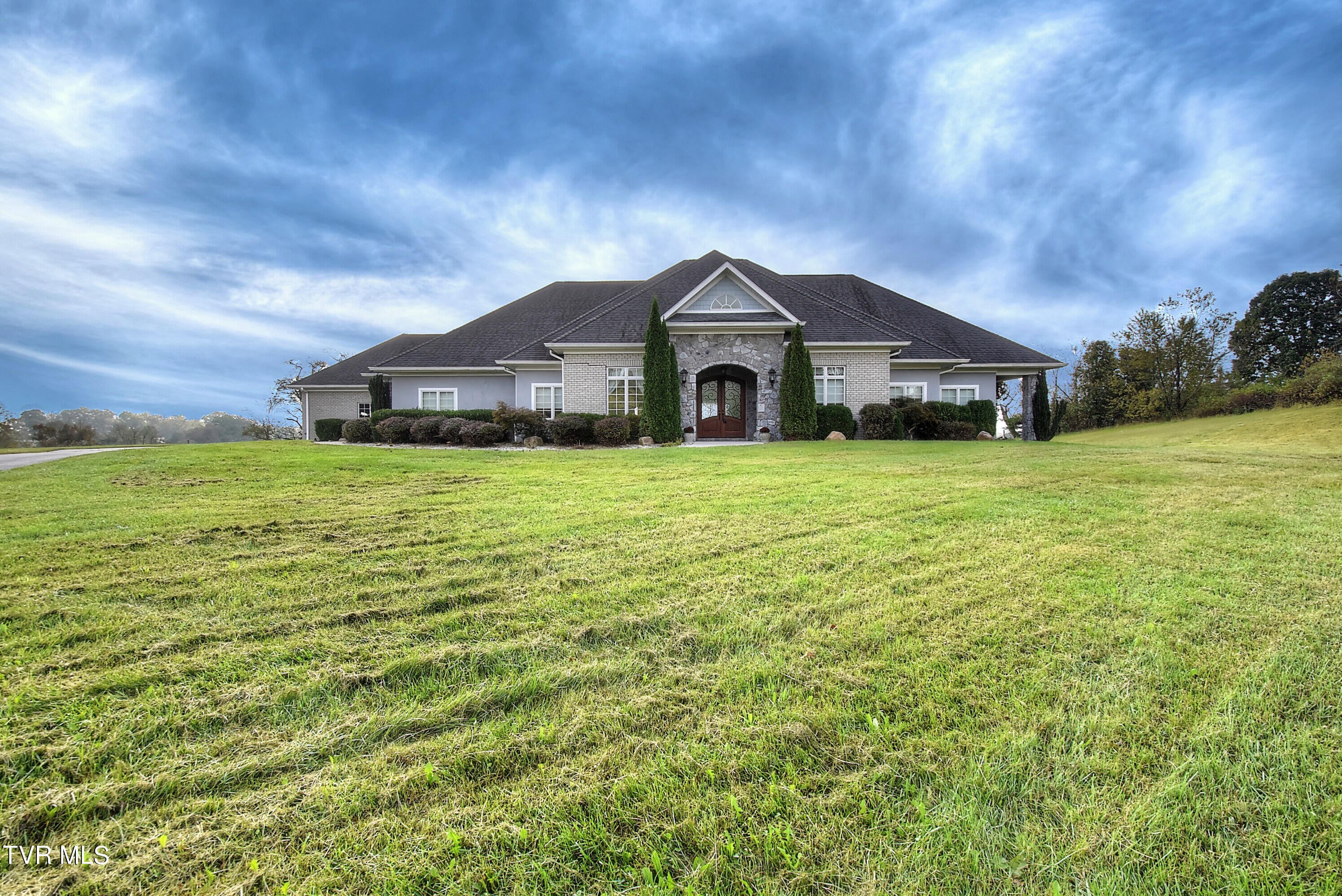 Greeneville, Tennessee, 37745, United States, 6 Bedrooms Bedrooms, ,8 BathroomsBathrooms,Residential,Active,1769938