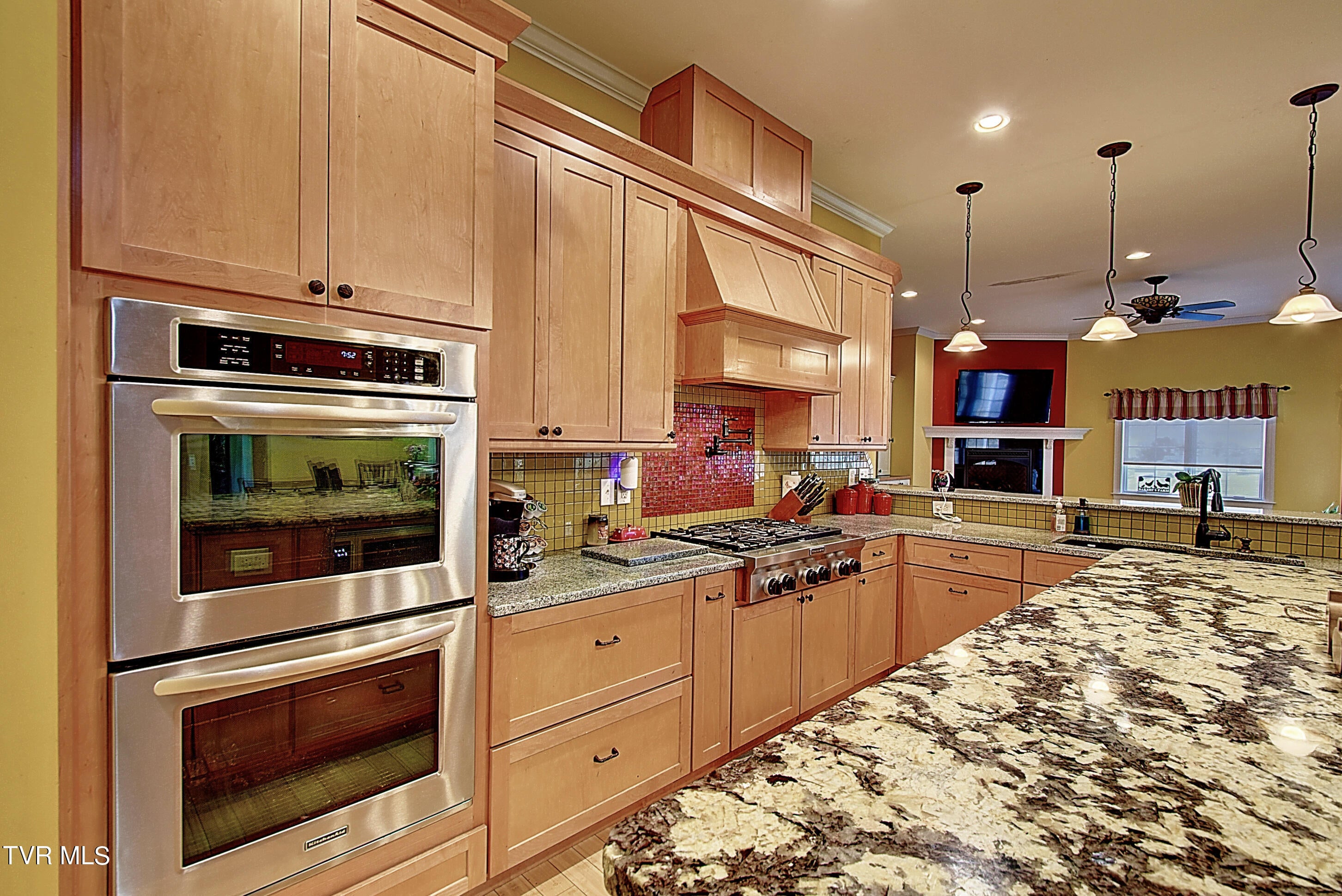 Greeneville, Tennessee, 37745, United States, 6 Bedrooms Bedrooms, ,8 BathroomsBathrooms,Residential,Active,1769938