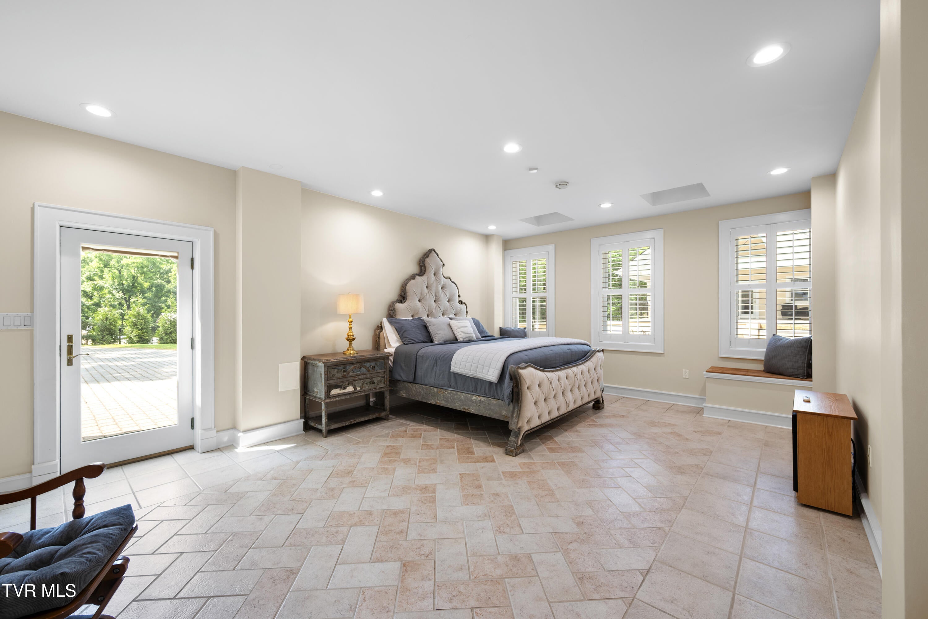 Blountville, Tennessee, 37617, United States, 8 Bedrooms Bedrooms, ,8 BathroomsBathrooms,Residential,Active,2007073