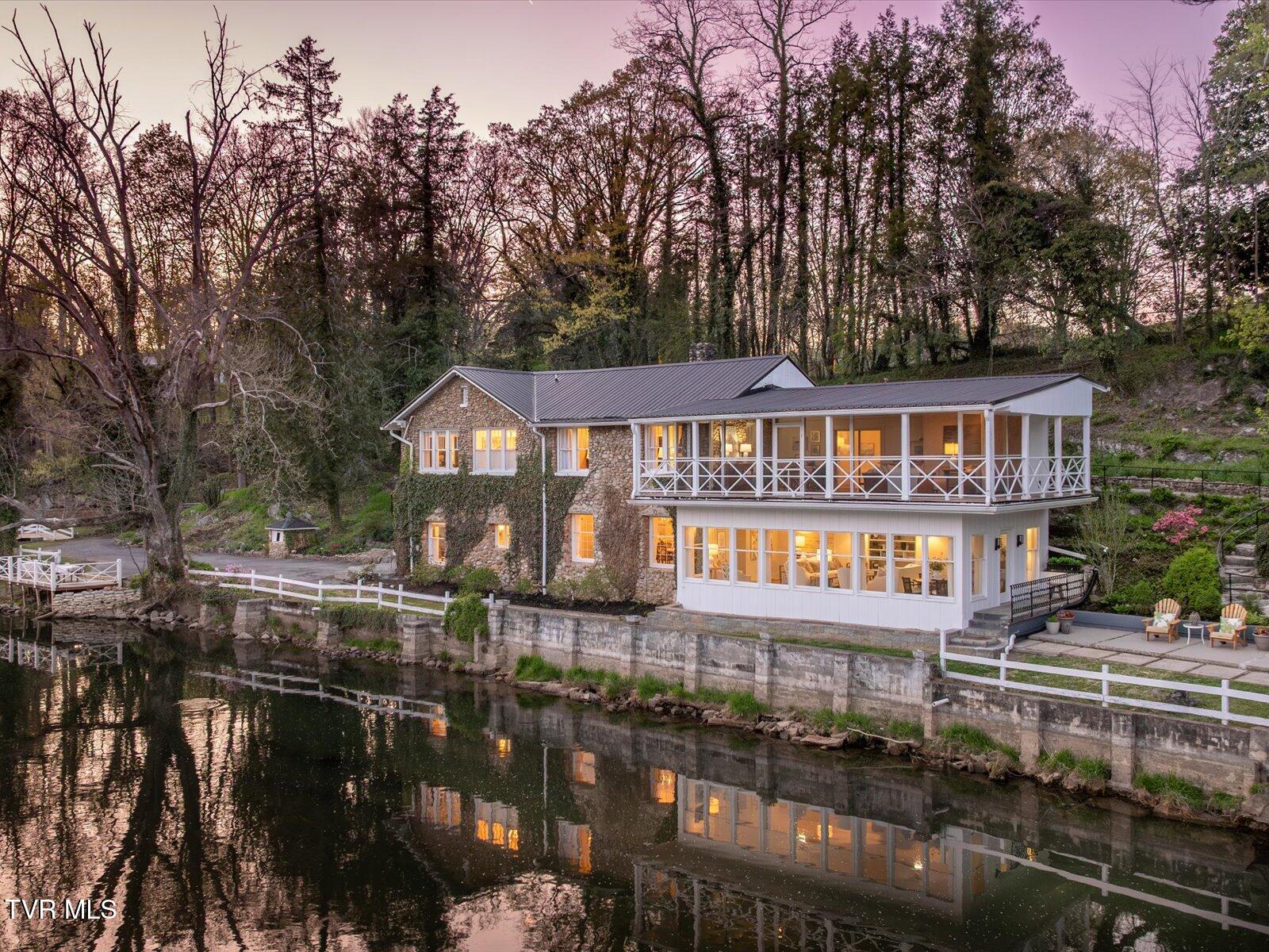 Bristol, Tennessee, 37620, United States, 3 Bedrooms Bedrooms, ,3 BathroomsBathrooms,Residential,Active,2007074