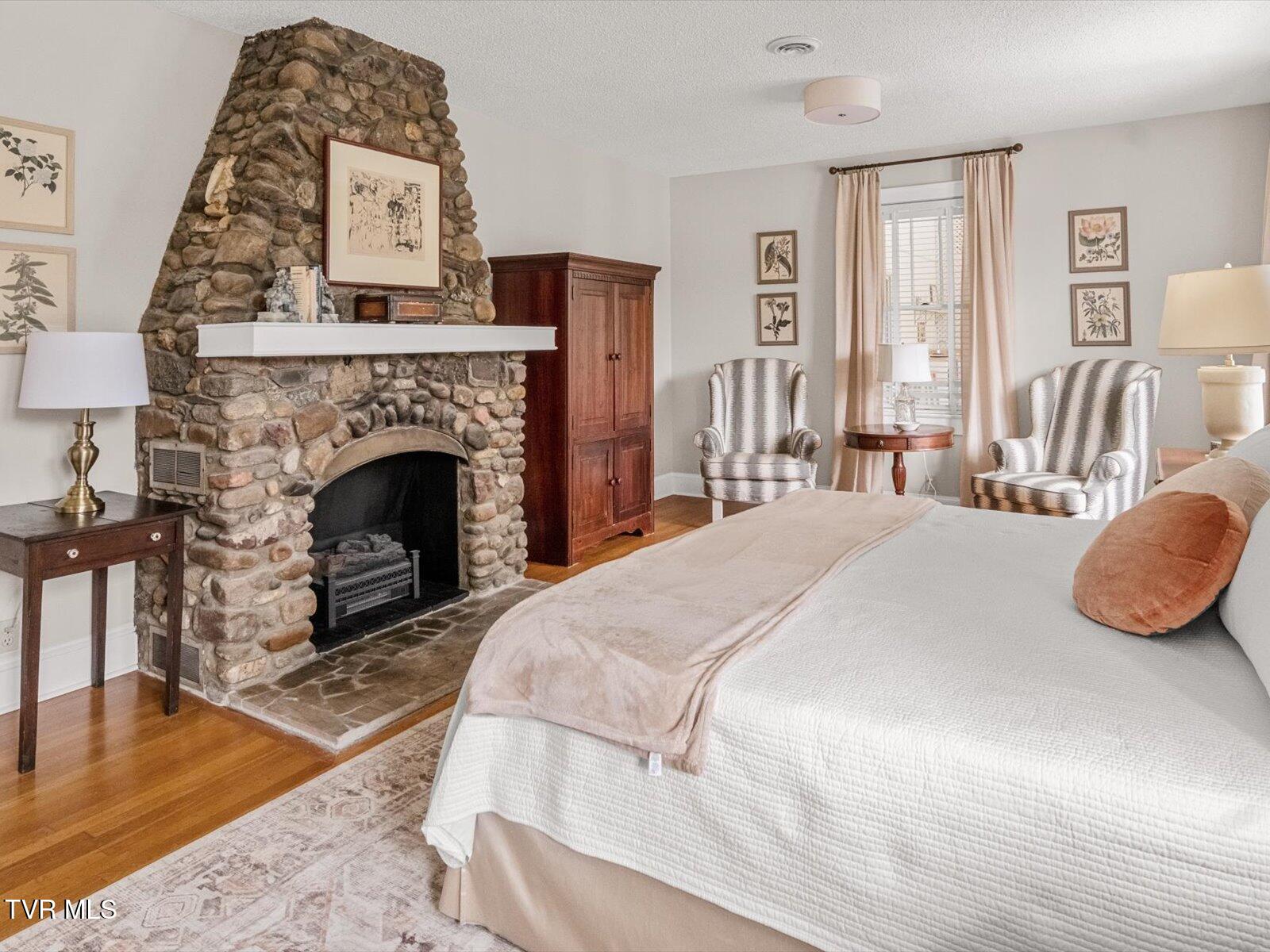 Bristol, Tennessee, 37620, United States, 3 Bedrooms Bedrooms, ,3 BathroomsBathrooms,Residential,Active,2007074