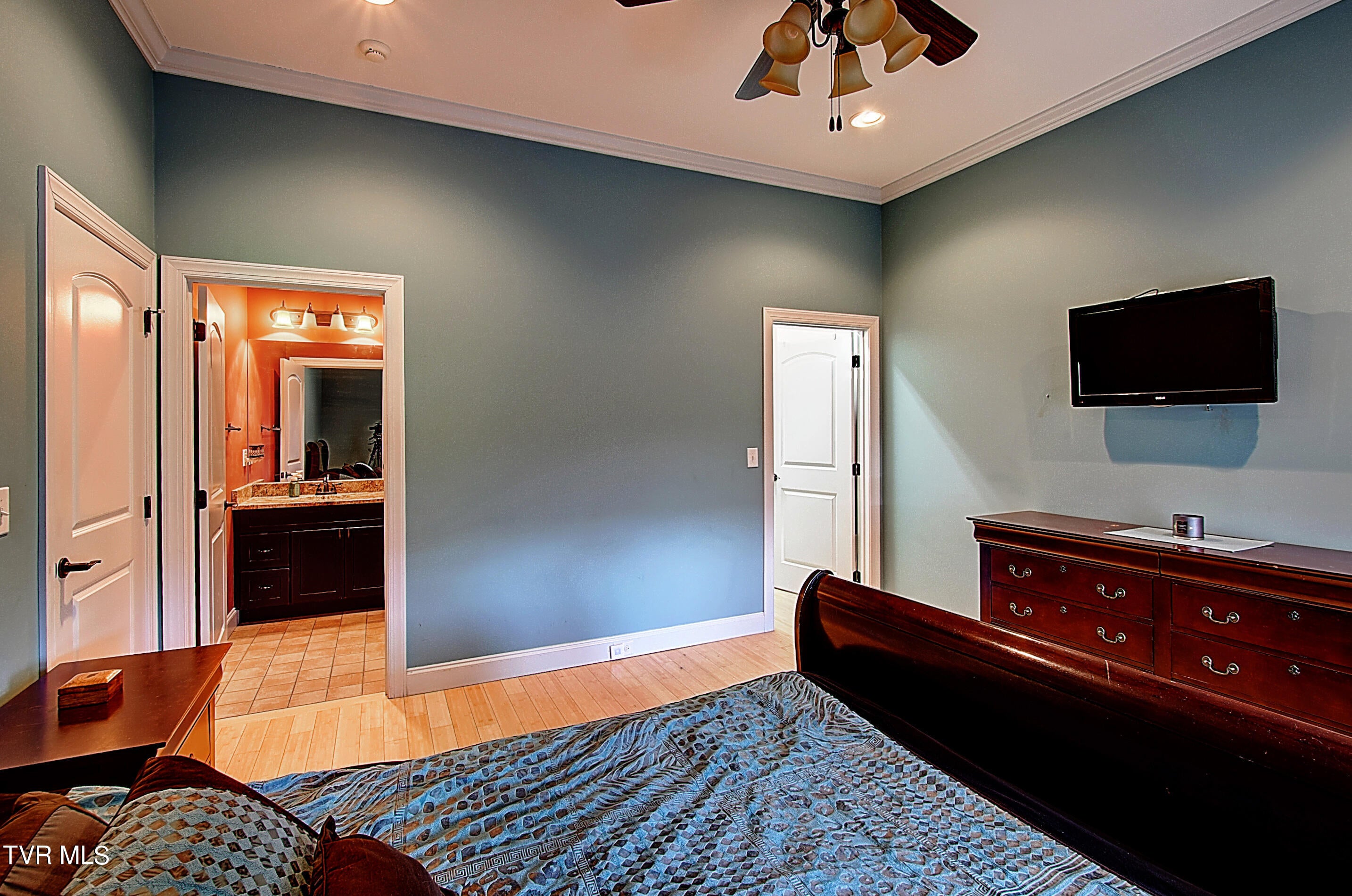 Greeneville, Tennessee, 37745, United States, 6 Bedrooms Bedrooms, ,8 BathroomsBathrooms,Residential,Active,1769938