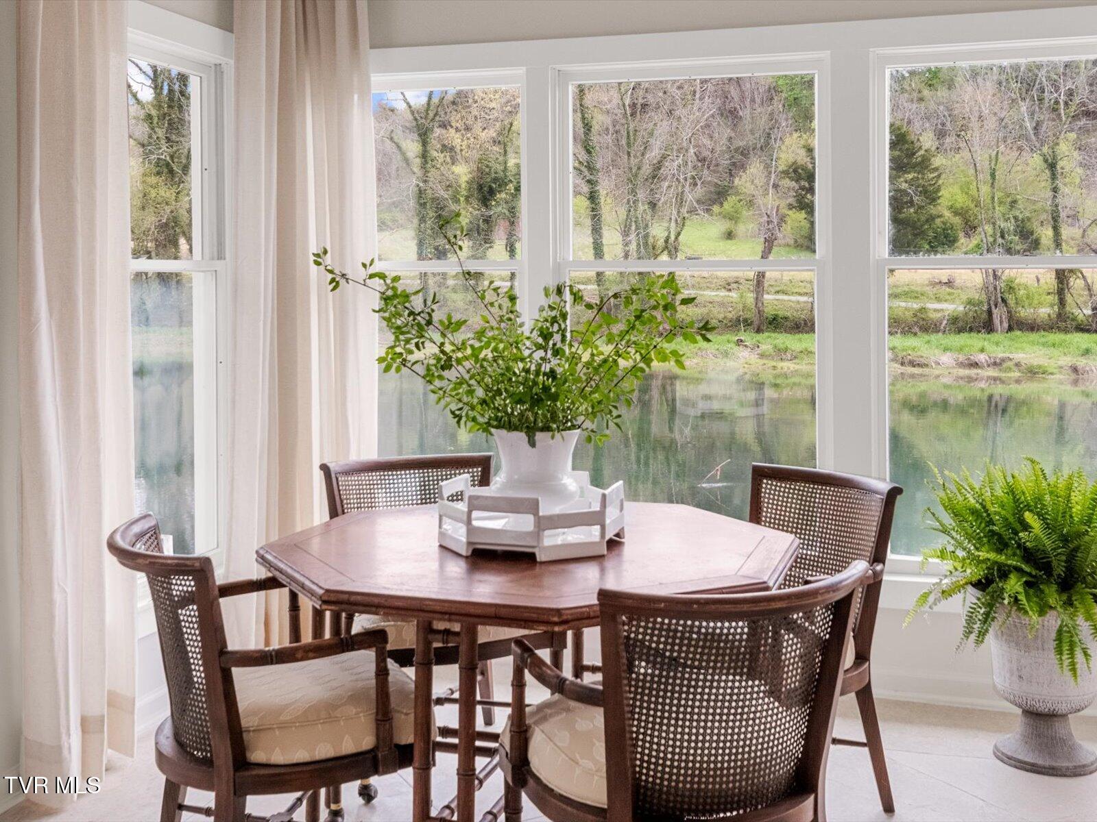 Bristol, Tennessee, 37620, United States, 3 Bedrooms Bedrooms, ,3 BathroomsBathrooms,Residential,Active,2007074