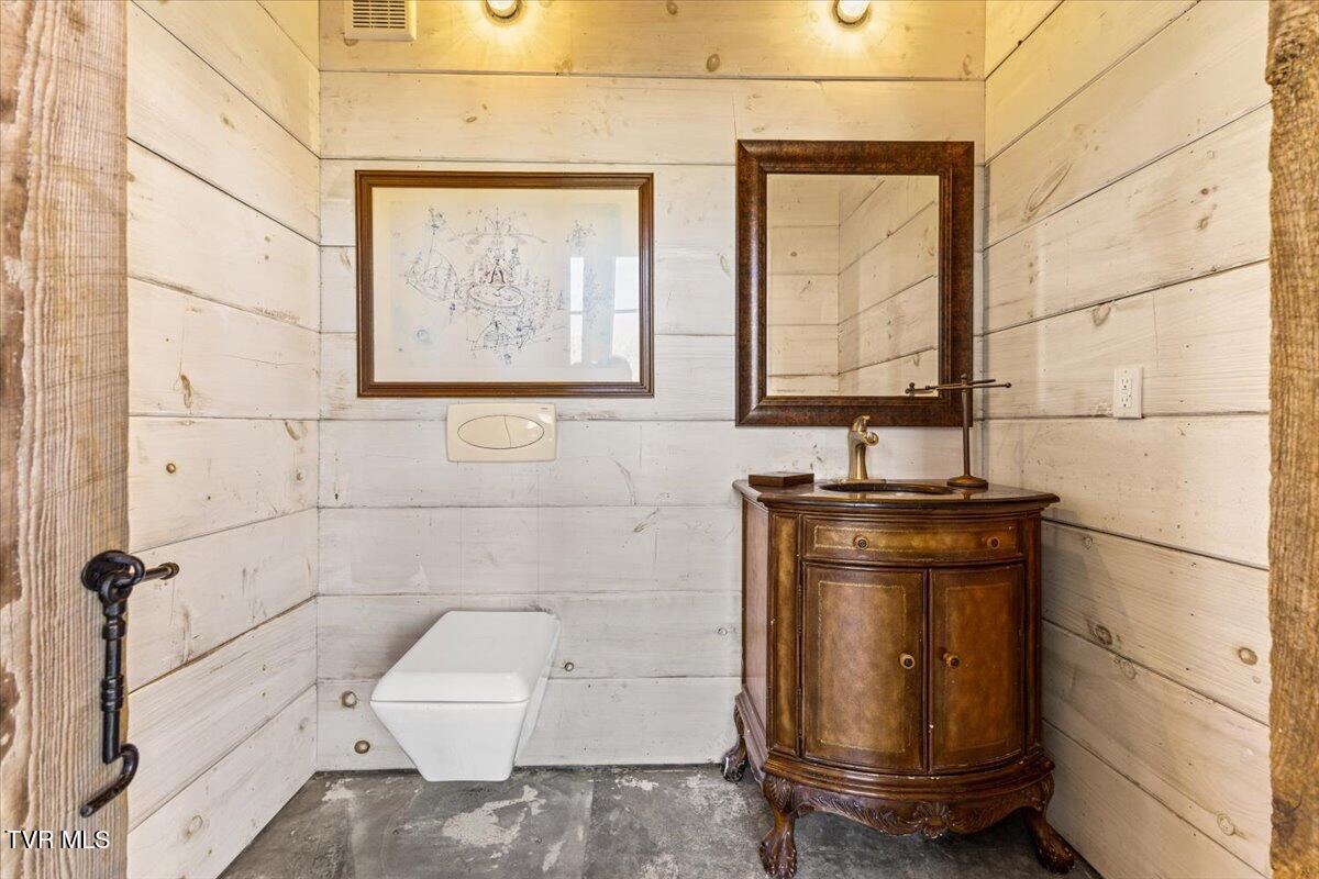 Johnson City, Tennessee, 37604, United States, 5 Bedrooms Bedrooms, ,6 BathroomsBathrooms,Residential,Active,2013176