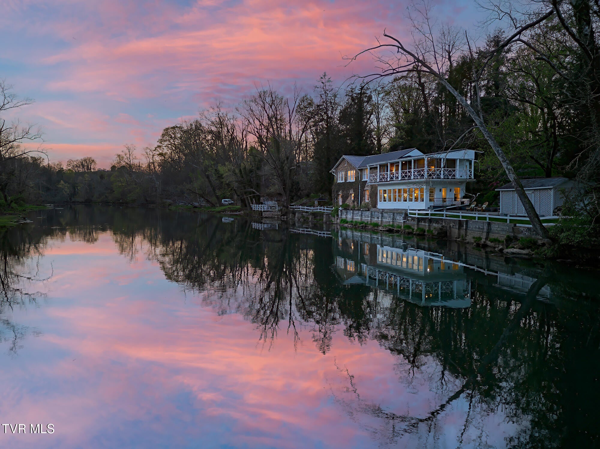Bristol, Tennessee, 37620, United States, 3 Bedrooms Bedrooms, ,3 BathroomsBathrooms,Residential,Active,2007074