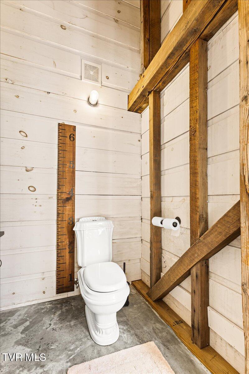 Johnson City, Tennessee, 37604, United States, 5 Bedrooms Bedrooms, ,6 BathroomsBathrooms,Residential,Active,2013176