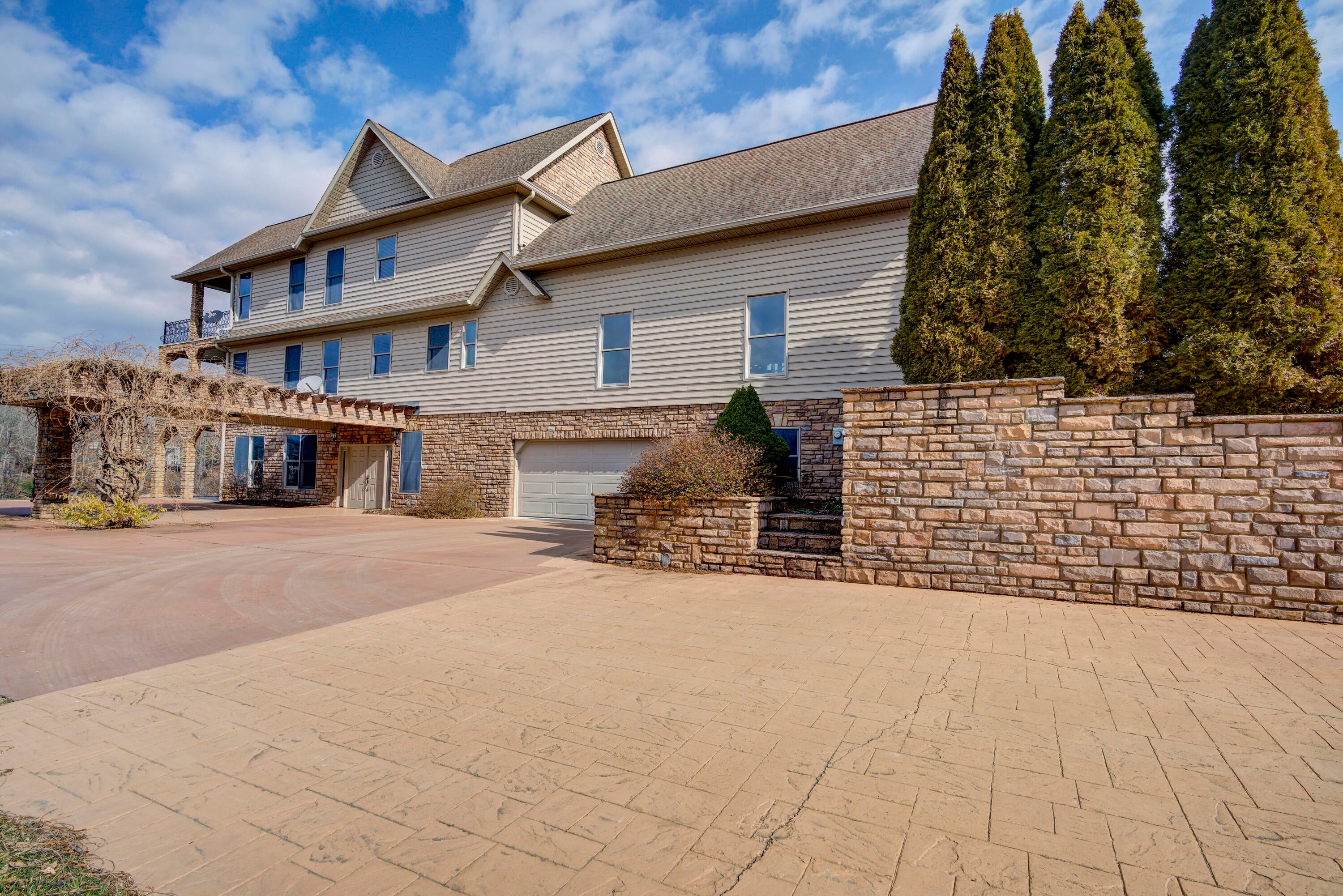 Johnson City, Tennessee, 37601, United States, ,11 BathroomsBathrooms,Residential,Active,1769538