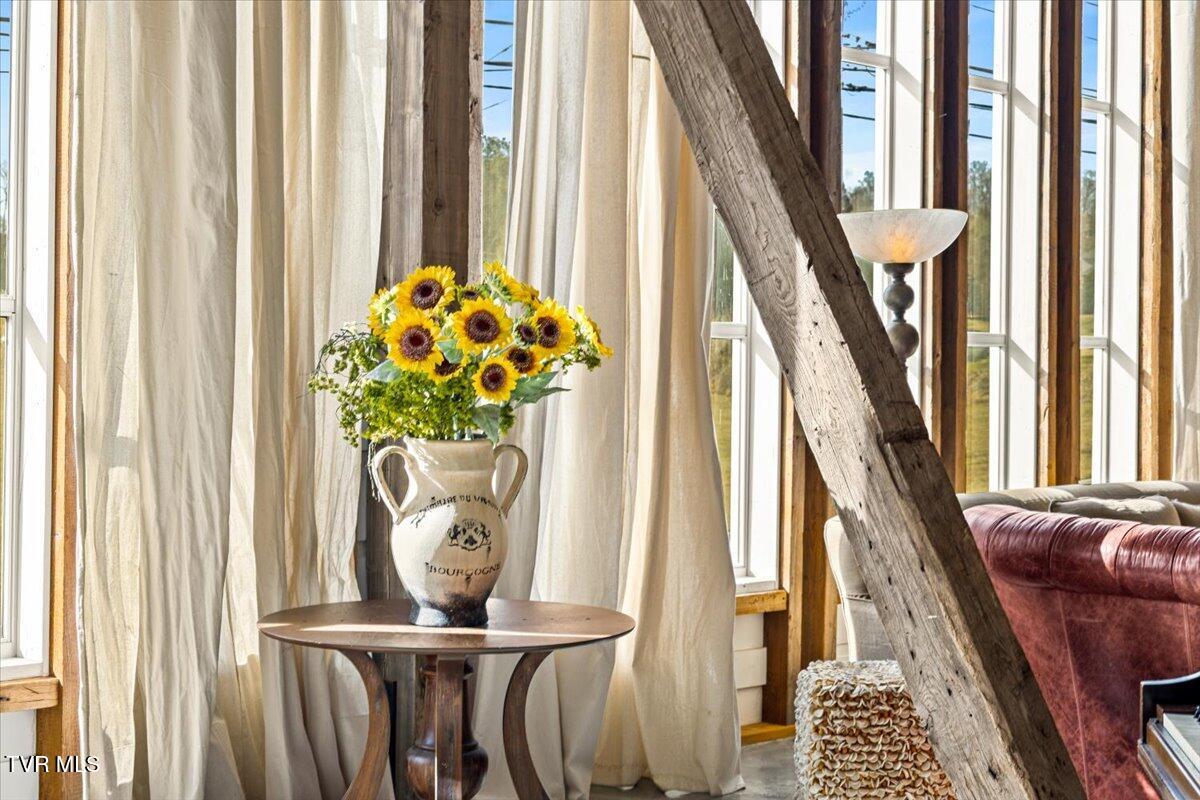 Johnson City, Tennessee, 37604, United States, 5 Bedrooms Bedrooms, ,6 BathroomsBathrooms,Residential,Active,2013176