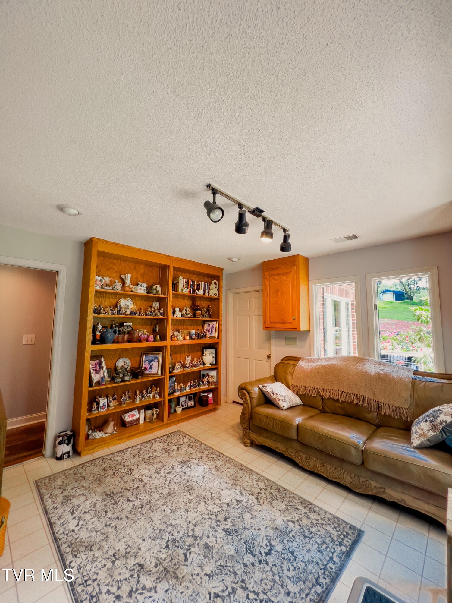 Unicoi, Tennessee, 37692, United States, 3 Bedrooms Bedrooms, ,4 BathroomsBathrooms,Residential,Active,1936616