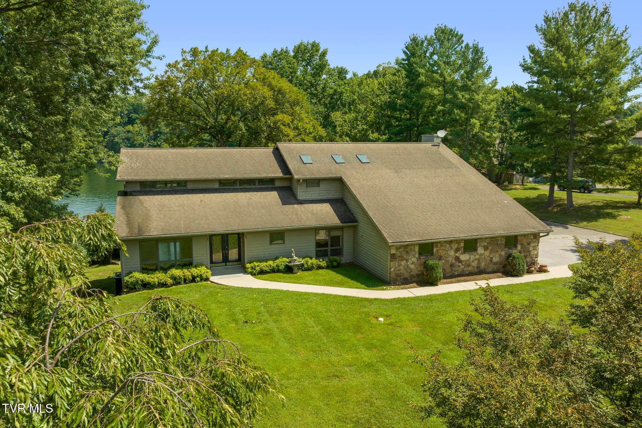 Gray, Tennessee, 37615, United States, 4 Bedrooms Bedrooms, ,5 BathroomsBathrooms,Residential,Active,1904698