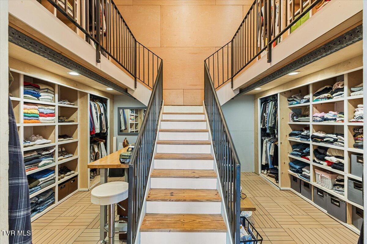 Johnson City, Tennessee, 37604, United States, 5 Bedrooms Bedrooms, ,6 BathroomsBathrooms,Residential,Active,2013176