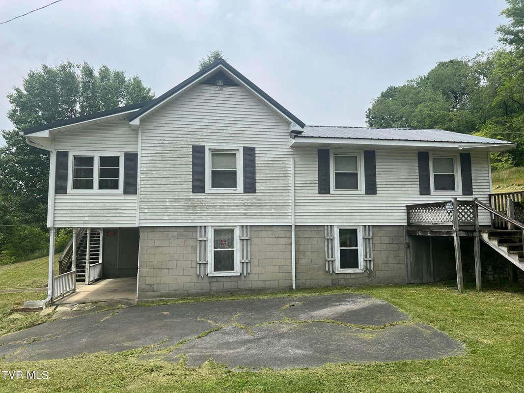 1533 DAWSON AVE W, BIG STONE GAP, VA 24219, photo 1 of 27