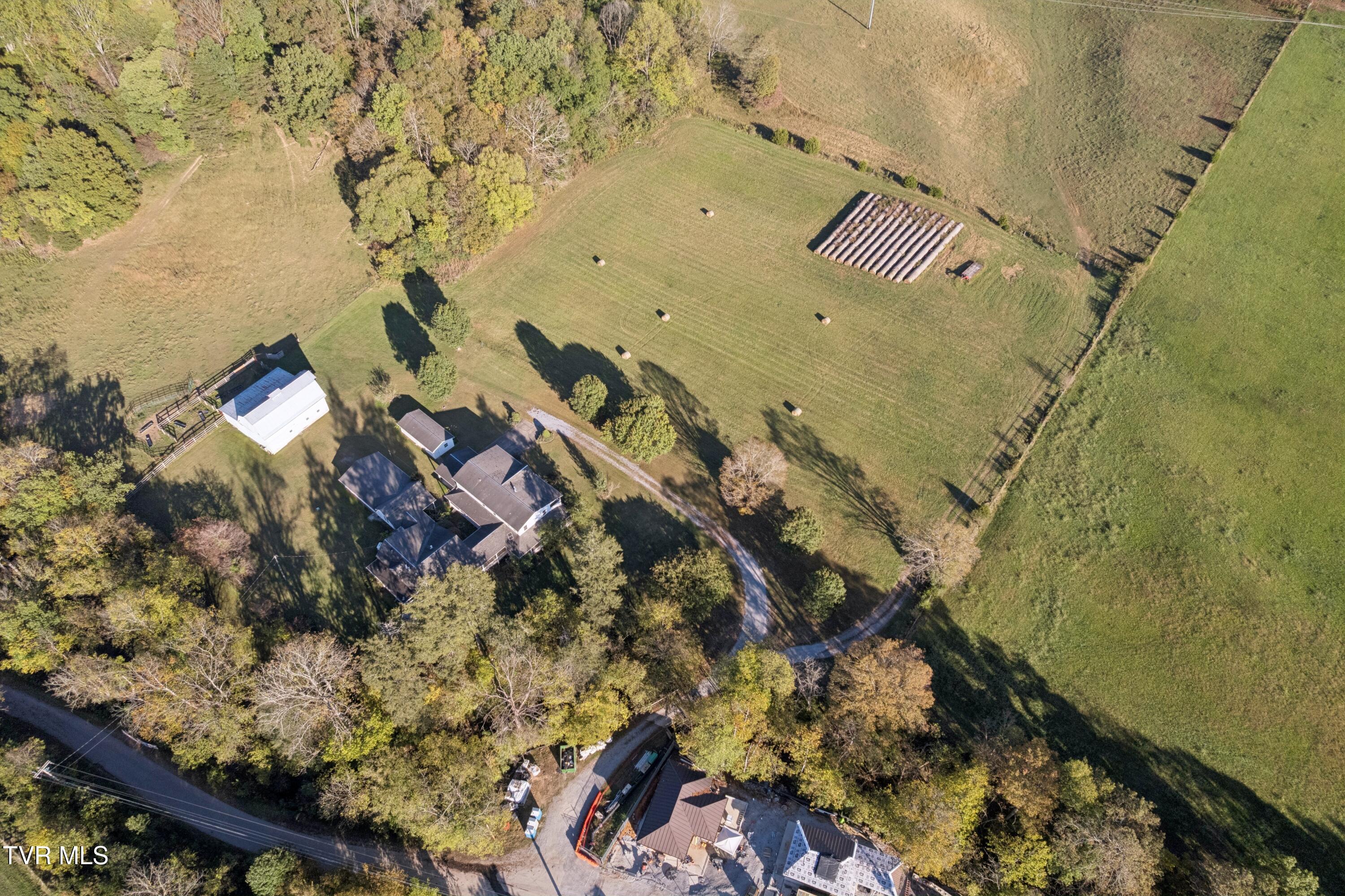 Johnson City, Tennessee, 37601, United States, 4 Bedrooms Bedrooms, ,3 BathroomsBathrooms,Residential,Active,1999331