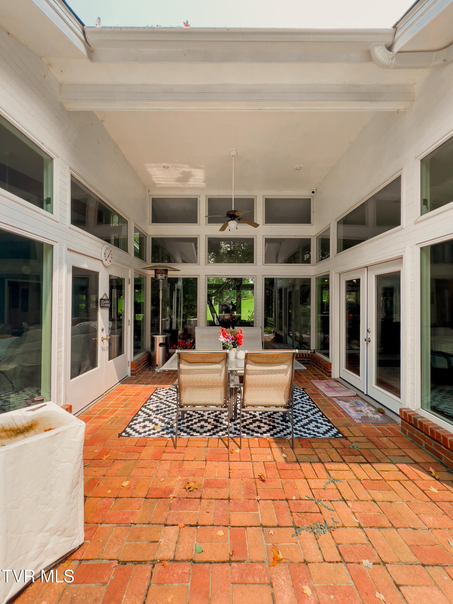 Unicoi, Tennessee, 37692, United States, 3 Bedrooms Bedrooms, ,4 BathroomsBathrooms,Residential,Active,1936616