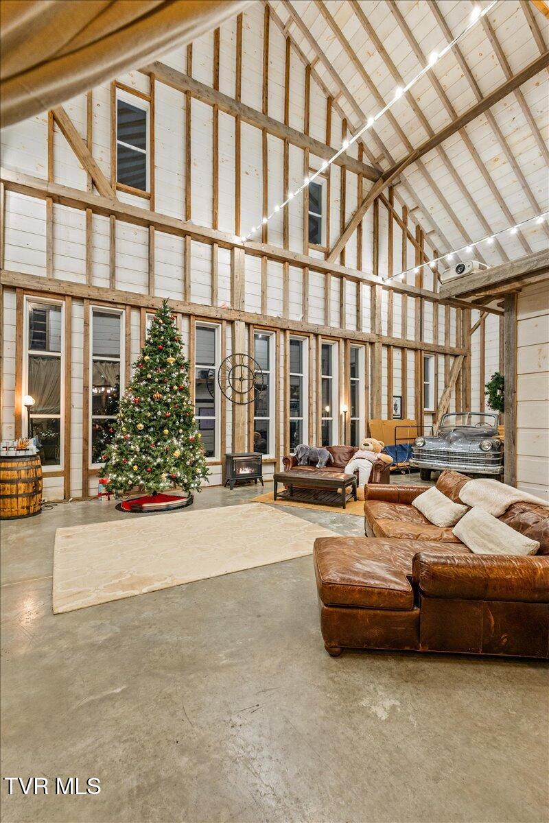 Johnson City, Tennessee, 37604, United States, 5 Bedrooms Bedrooms, ,6 BathroomsBathrooms,Residential,Active,2013176