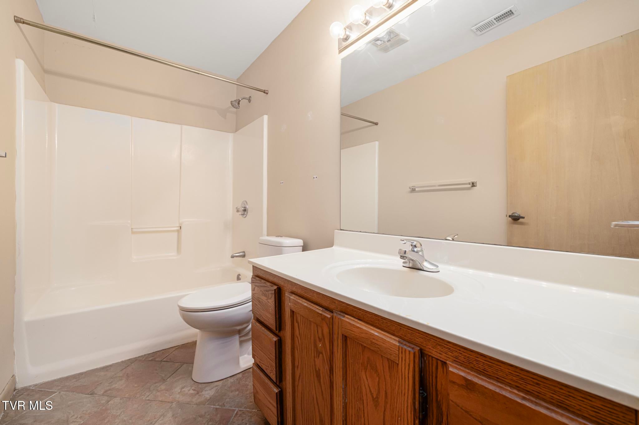 Gray, Tennessee, 37615, United States, 4 Bedrooms Bedrooms, ,5 BathroomsBathrooms,Residential,Active,1904698