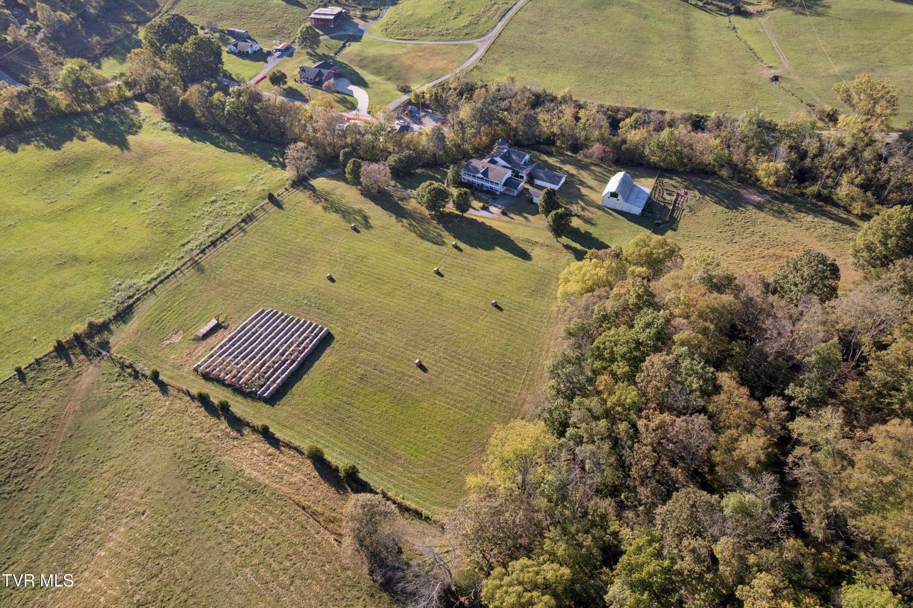 Johnson City, Tennessee, 37601, United States, 4 Bedrooms Bedrooms, ,3 BathroomsBathrooms,Residential,Active,1999331