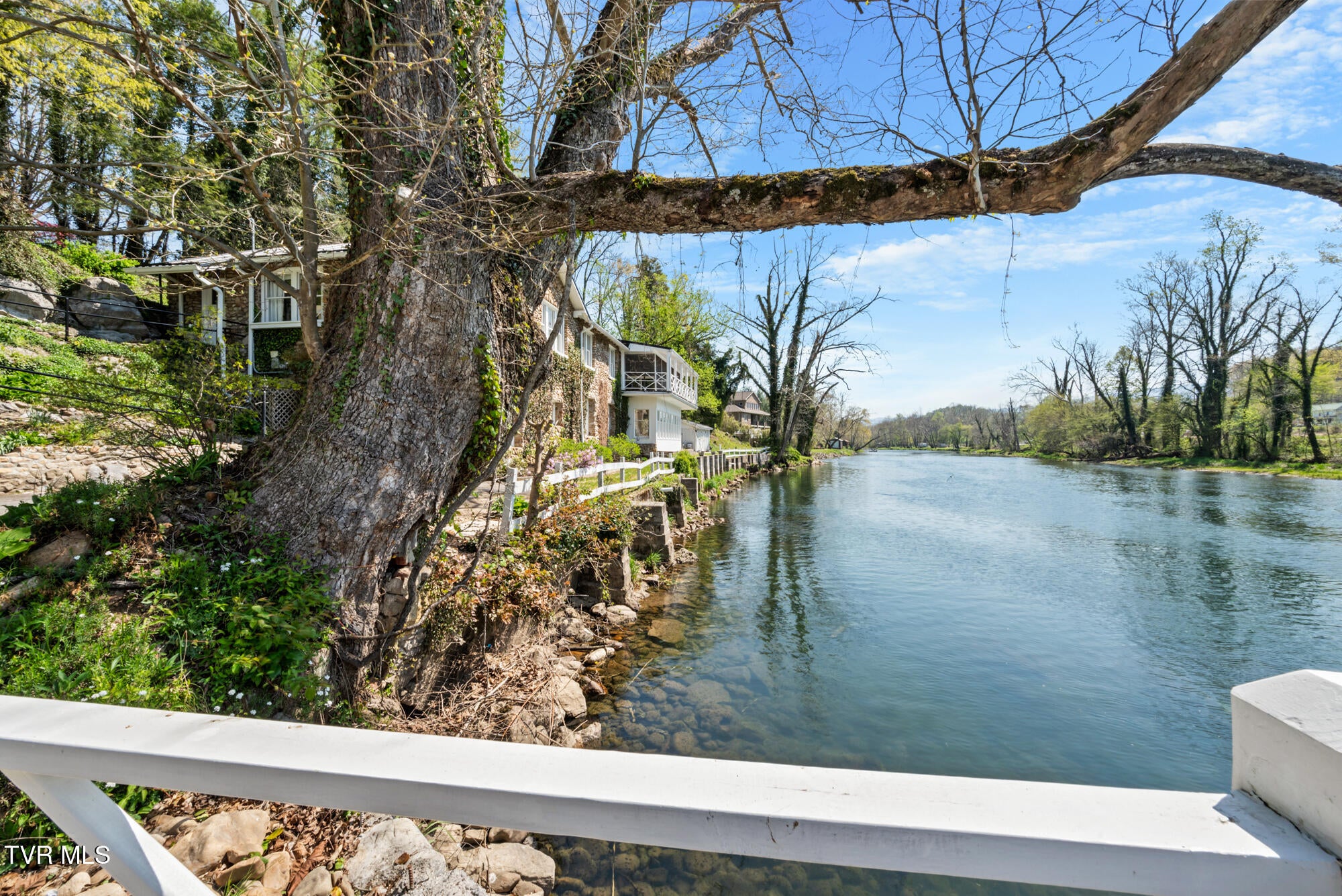 Bristol, Tennessee, 37620, United States, 3 Bedrooms Bedrooms, ,3 BathroomsBathrooms,Residential,Active,2007074