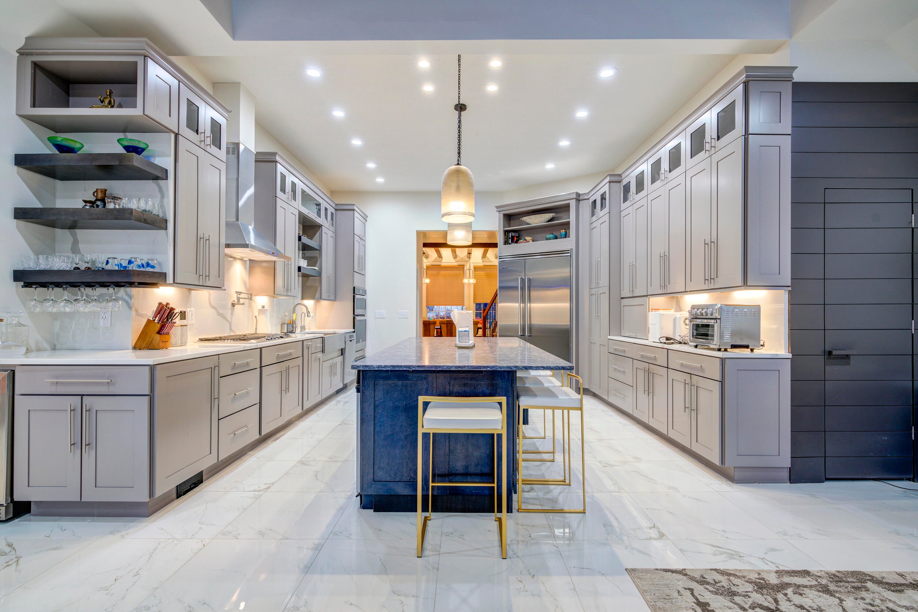 Johnson City, Tennessee, 37601, United States, ,11 BathroomsBathrooms,Residential,Active,1769538