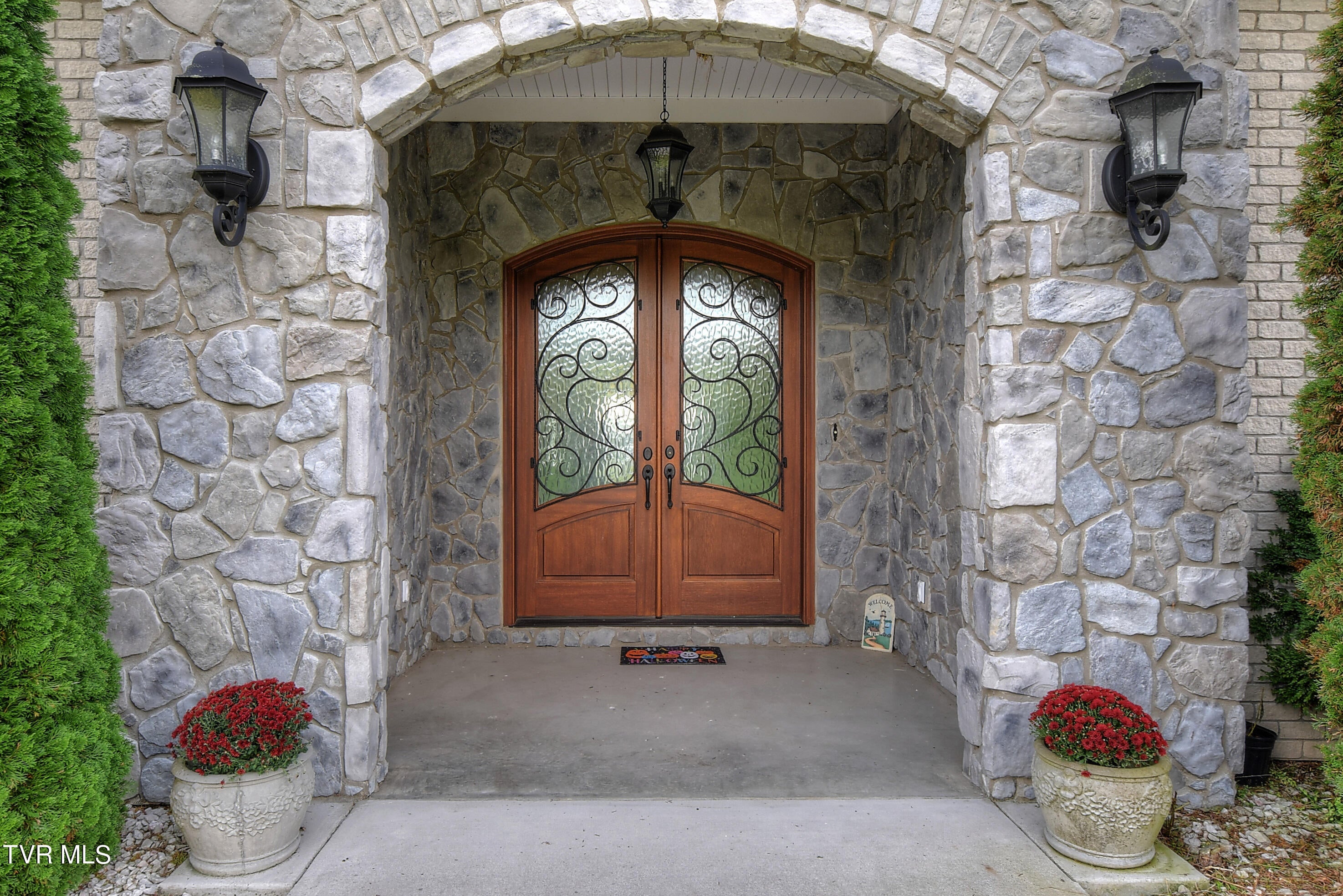 Greeneville, Tennessee, 37745, United States, 6 Bedrooms Bedrooms, ,8 BathroomsBathrooms,Residential,Active,1769938