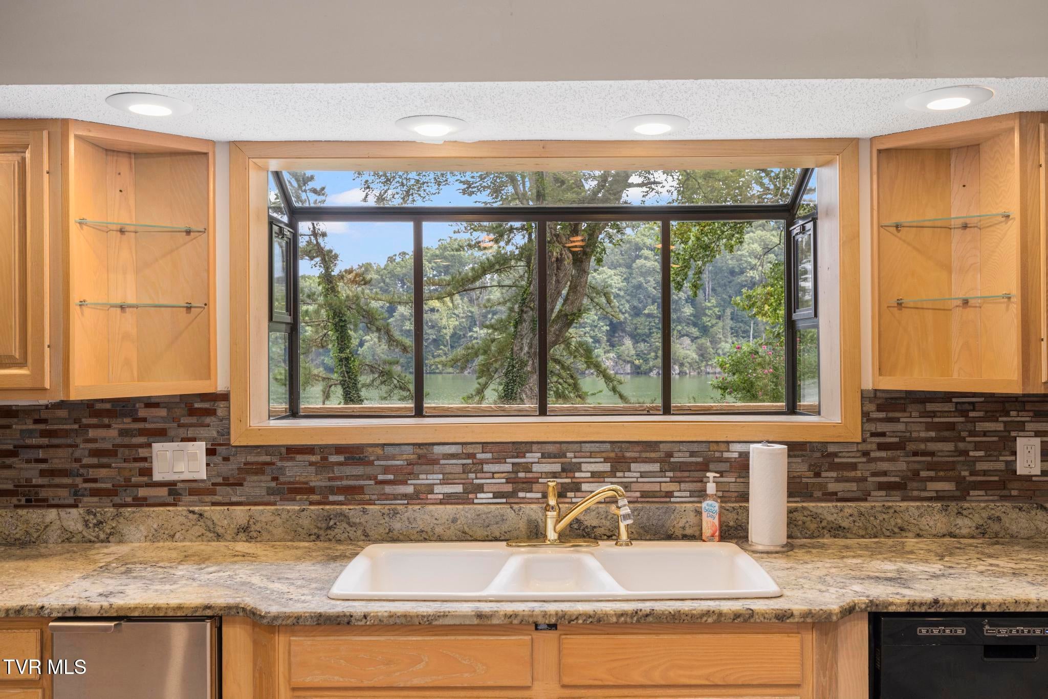 Gray, Tennessee, 37615, United States, 4 Bedrooms Bedrooms, ,5 BathroomsBathrooms,Residential,Active,1904698