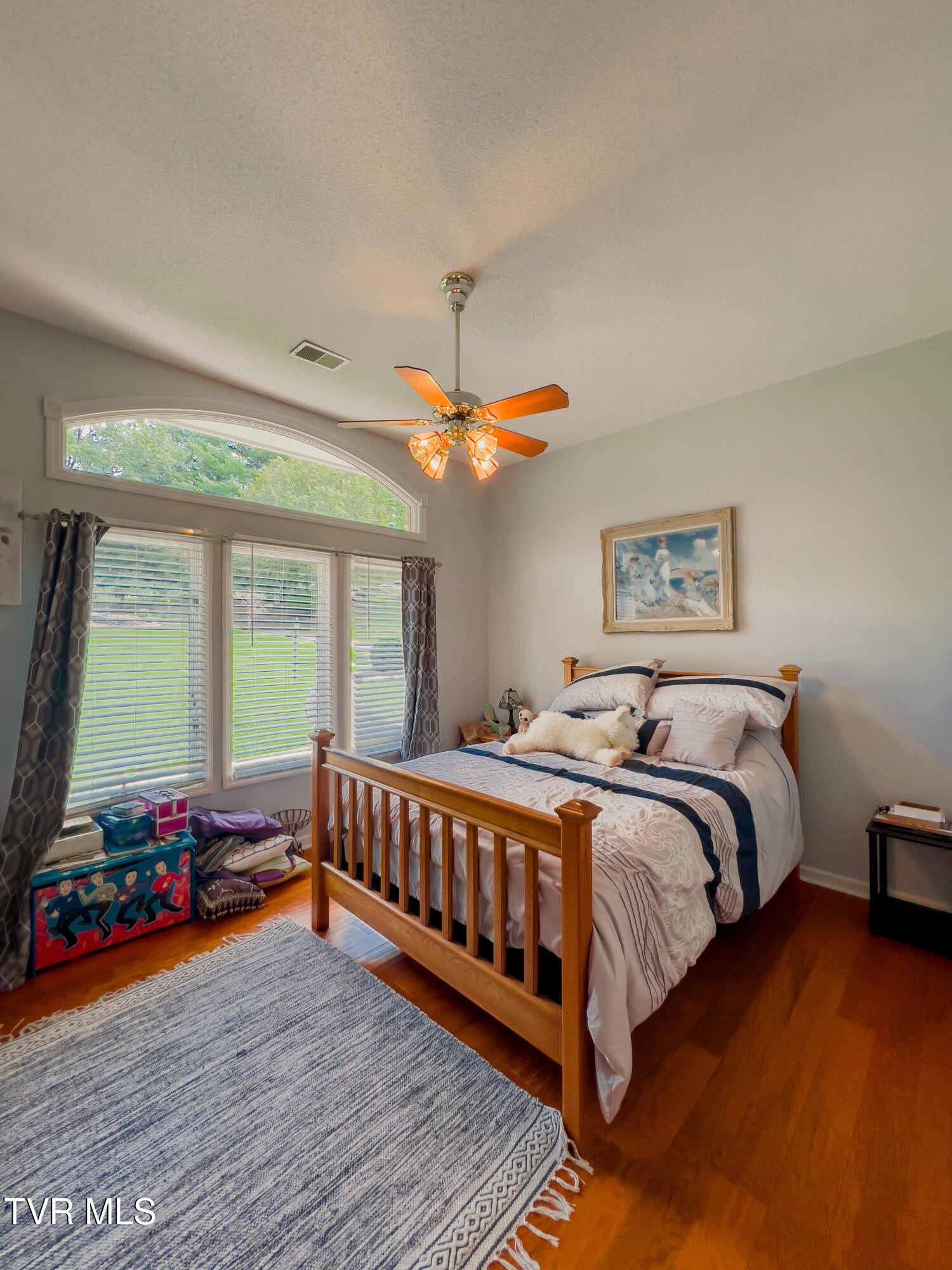 Unicoi, Tennessee, 37692, United States, 3 Bedrooms Bedrooms, ,4 BathroomsBathrooms,Residential,Active,1936616