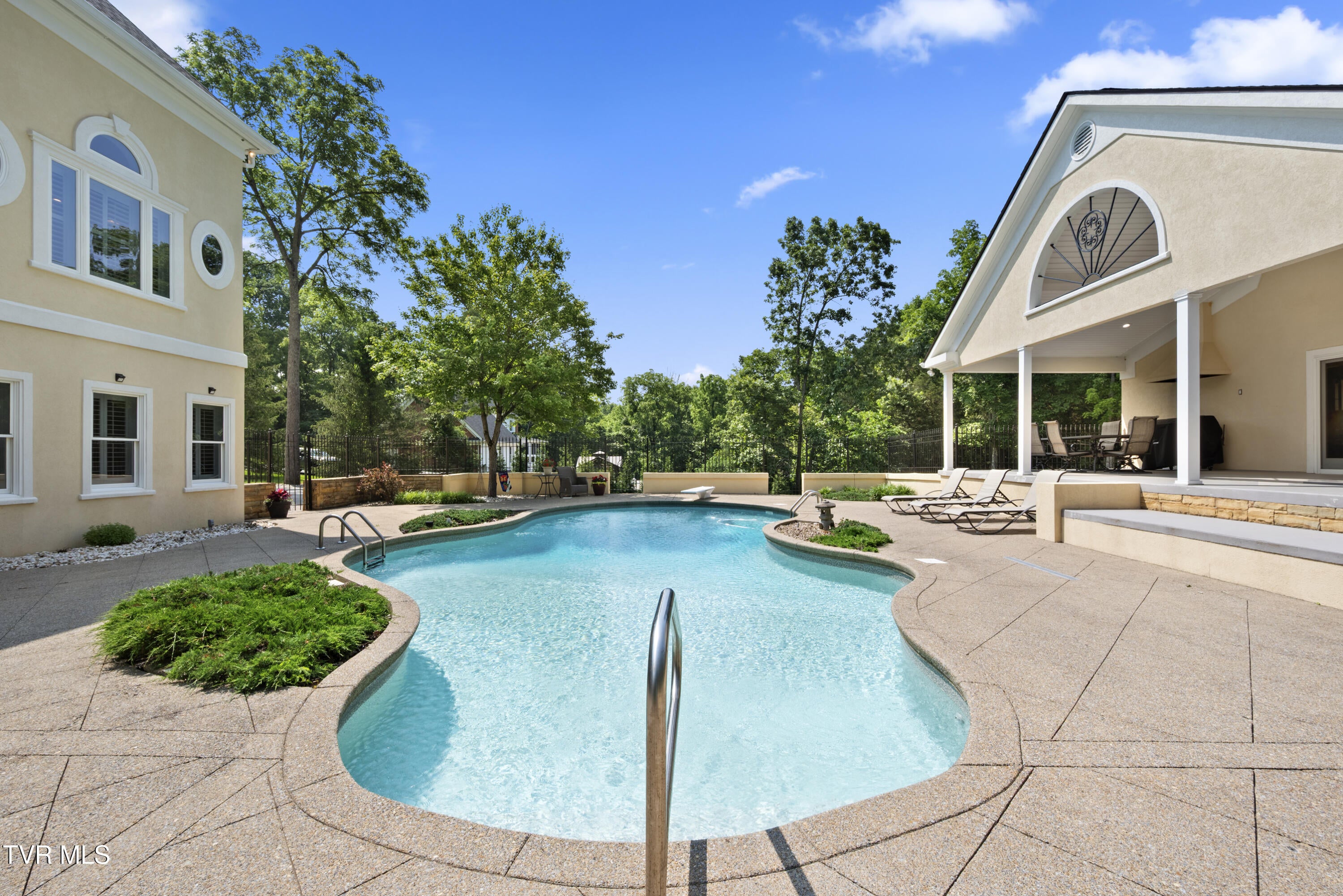 Blountville, Tennessee, 37617, United States, 8 Bedrooms Bedrooms, ,8 BathroomsBathrooms,Residential,Active,2007073