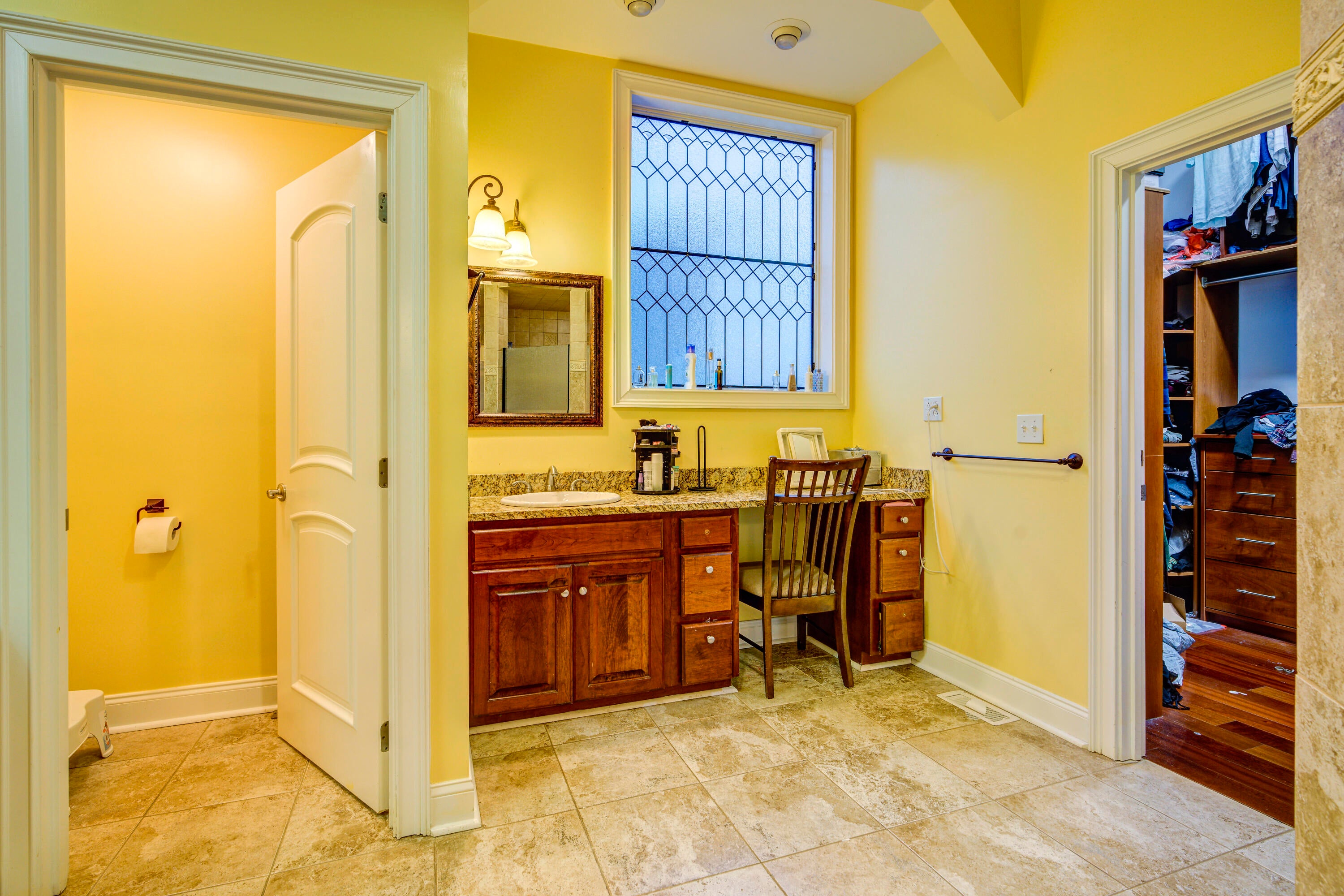 Johnson City, Tennessee, 37601, United States, ,11 BathroomsBathrooms,Residential,Active,1769538