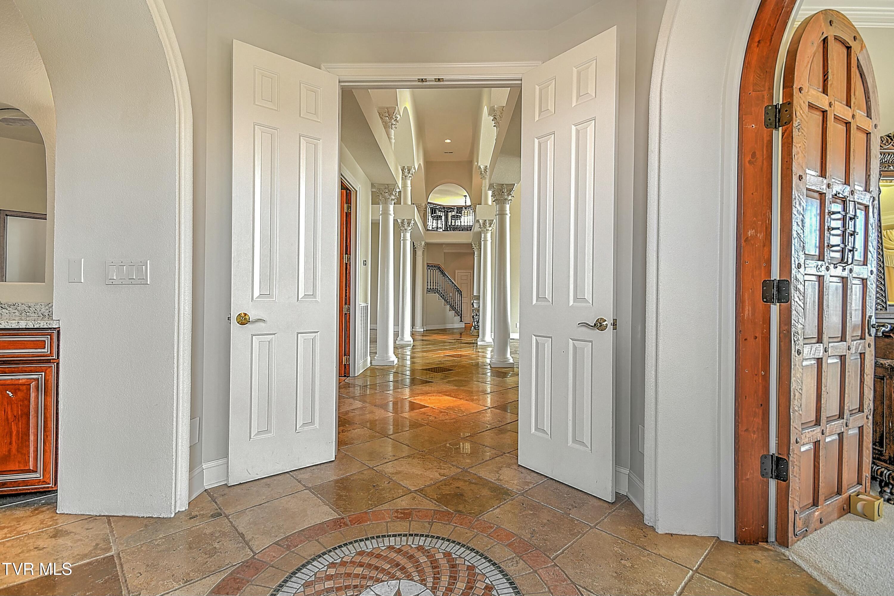 Johnson City, Tennessee, 37615, United States, ,6 BathroomsBathrooms,Residential,Active,1773218