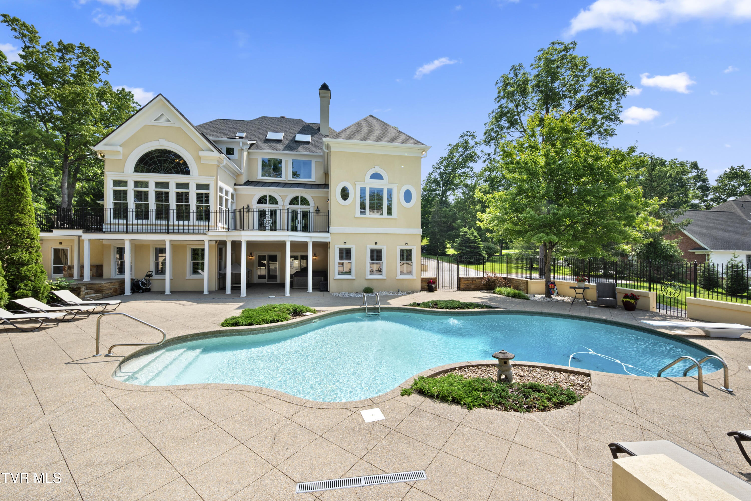 Blountville, Tennessee, 37617, United States, 8 Bedrooms Bedrooms, ,8 BathroomsBathrooms,Residential,Active,2007073