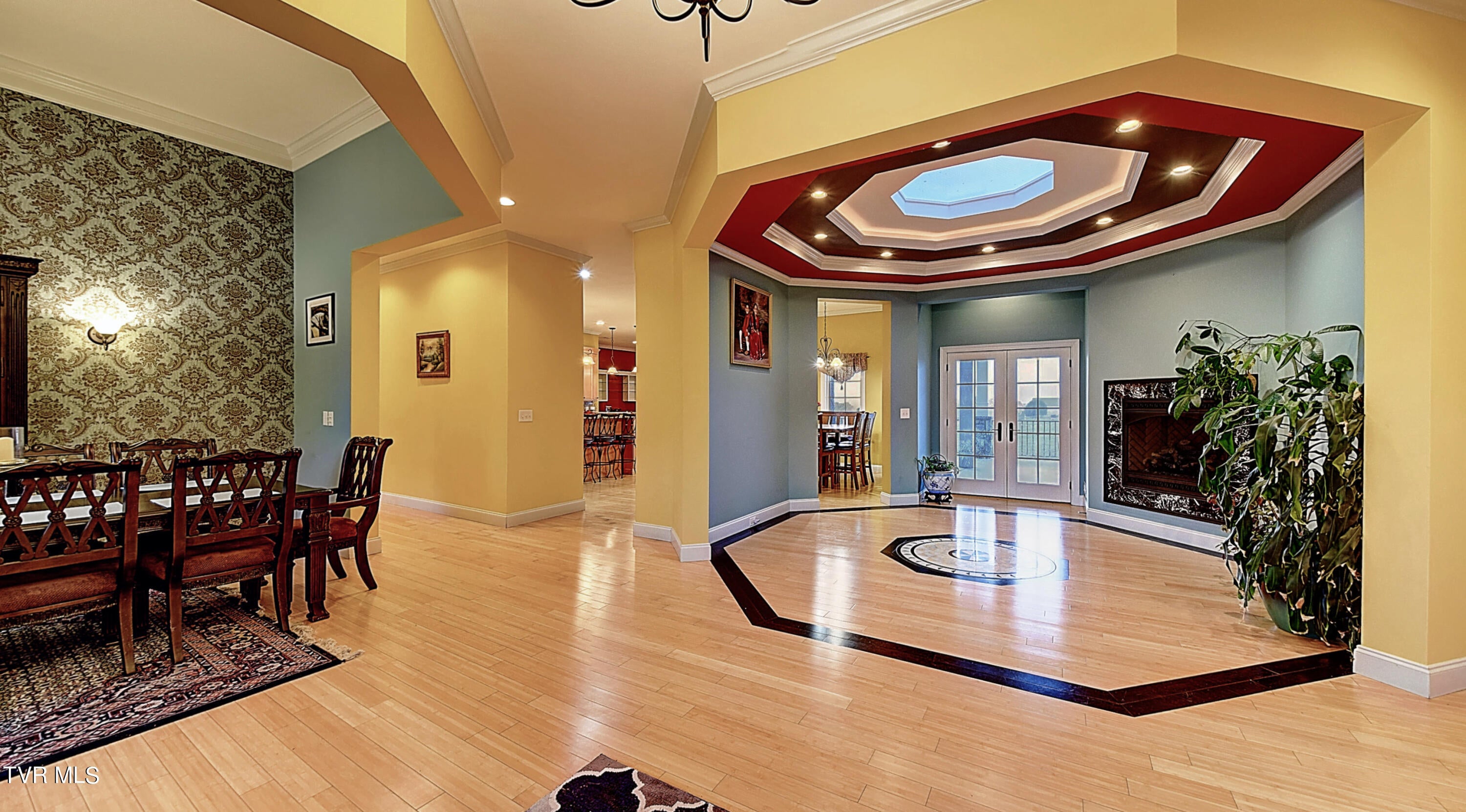 Greeneville, Tennessee, 37745, United States, 6 Bedrooms Bedrooms, ,8 BathroomsBathrooms,Residential,Active,1769938