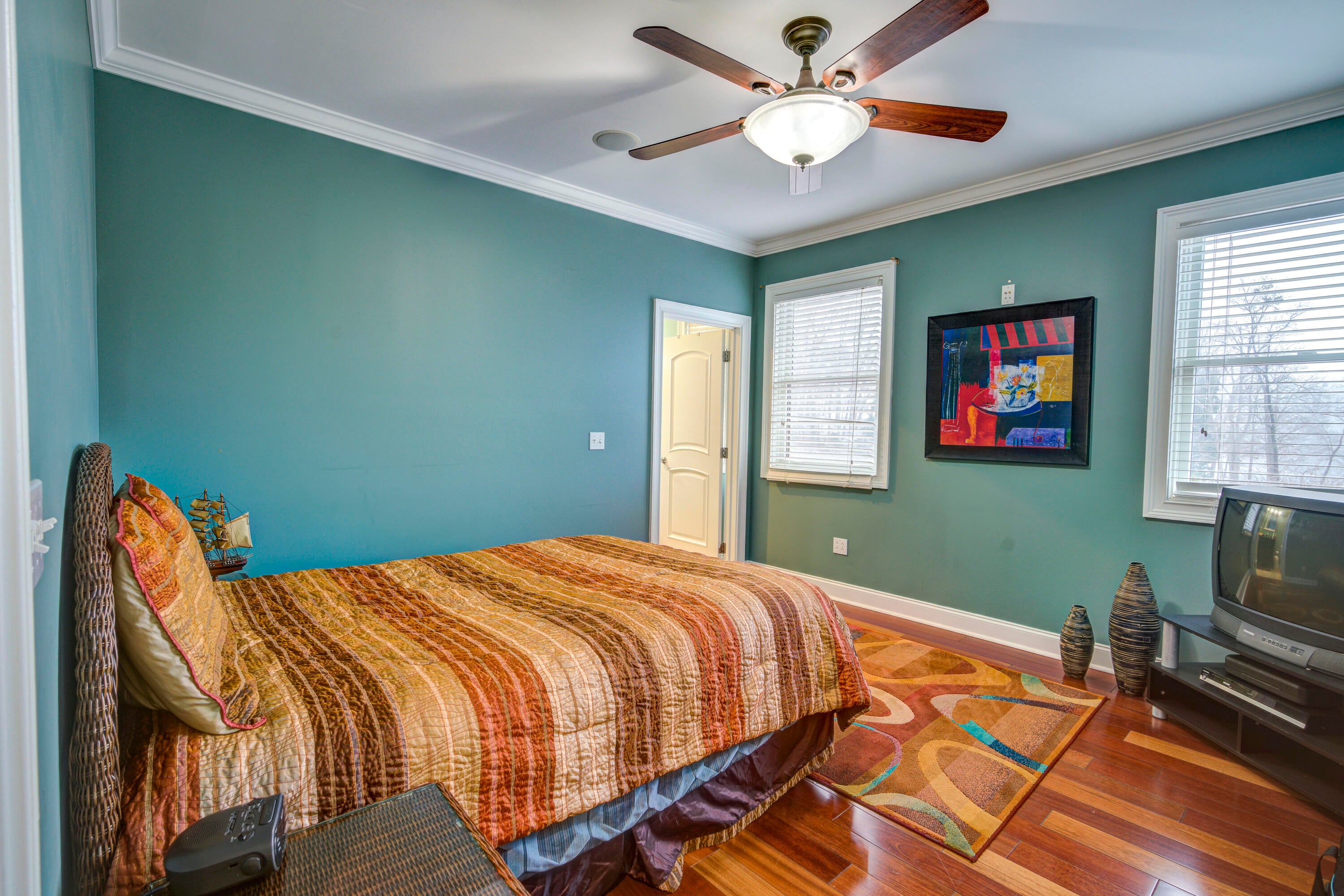 Johnson City, Tennessee, 37601, United States, ,11 BathroomsBathrooms,Residential,Active,1769538