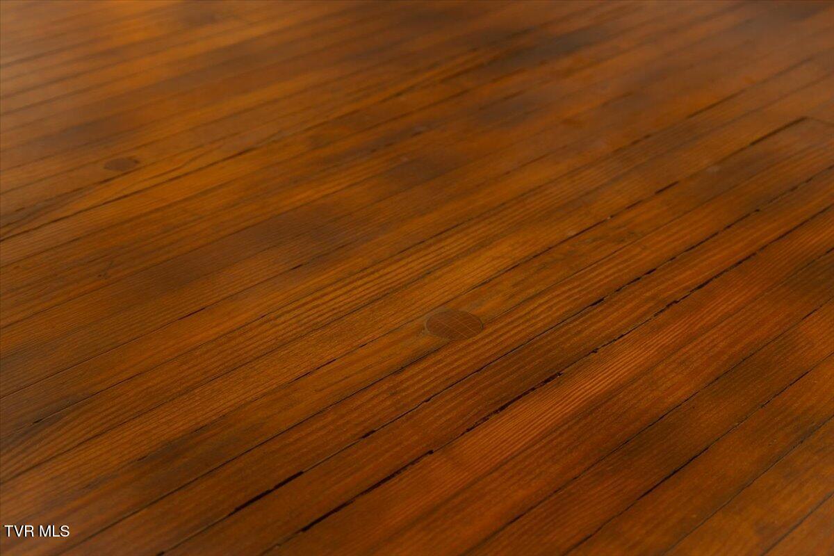 Johnson City, Tennessee, 37604, United States, 5 Bedrooms Bedrooms, ,6 BathroomsBathrooms,Residential,Active,2013176