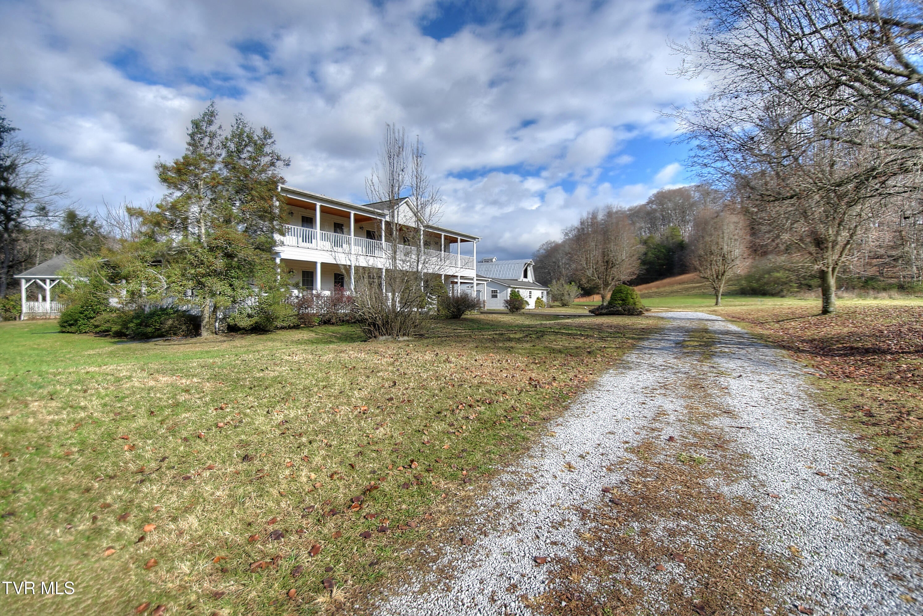 Johnson City, Tennessee, 37601, United States, 4 Bedrooms Bedrooms, ,3 BathroomsBathrooms,Residential,Active,1999331