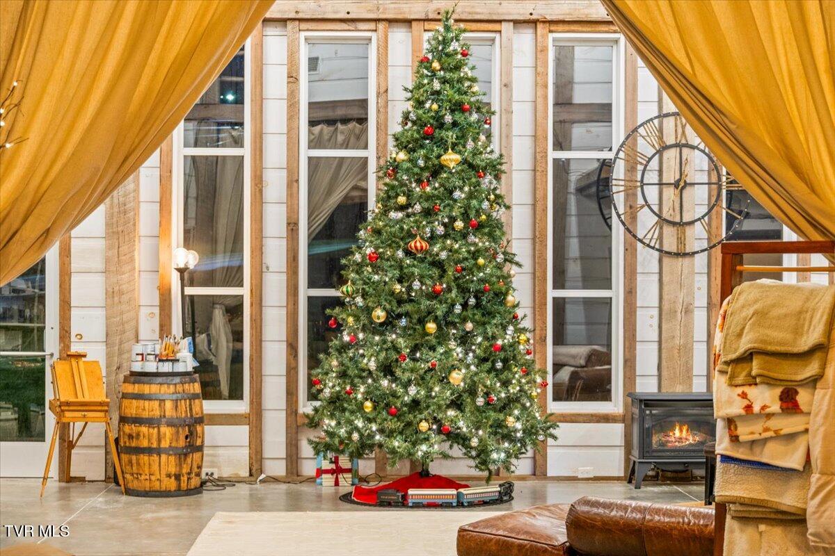 Johnson City, Tennessee, 37604, United States, 5 Bedrooms Bedrooms, ,6 BathroomsBathrooms,Residential,Active,2013176