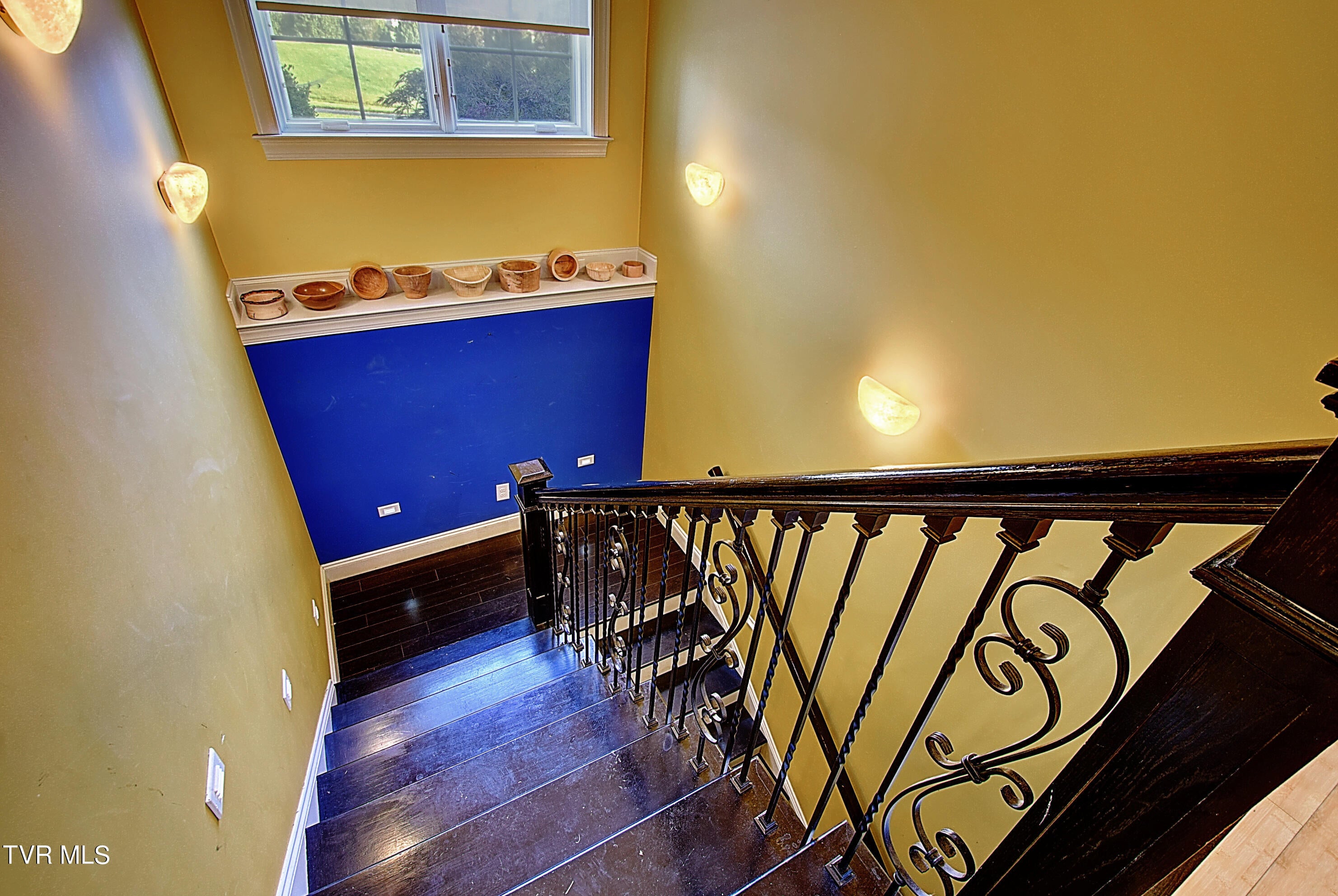 Greeneville, Tennessee, 37745, United States, 6 Bedrooms Bedrooms, ,8 BathroomsBathrooms,Residential,Active,1769938