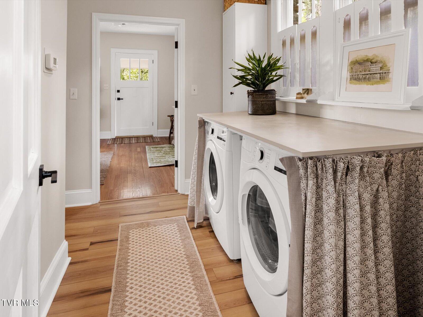 Bristol, Tennessee, 37620, United States, 3 Bedrooms Bedrooms, ,3 BathroomsBathrooms,Residential,Active,2007074