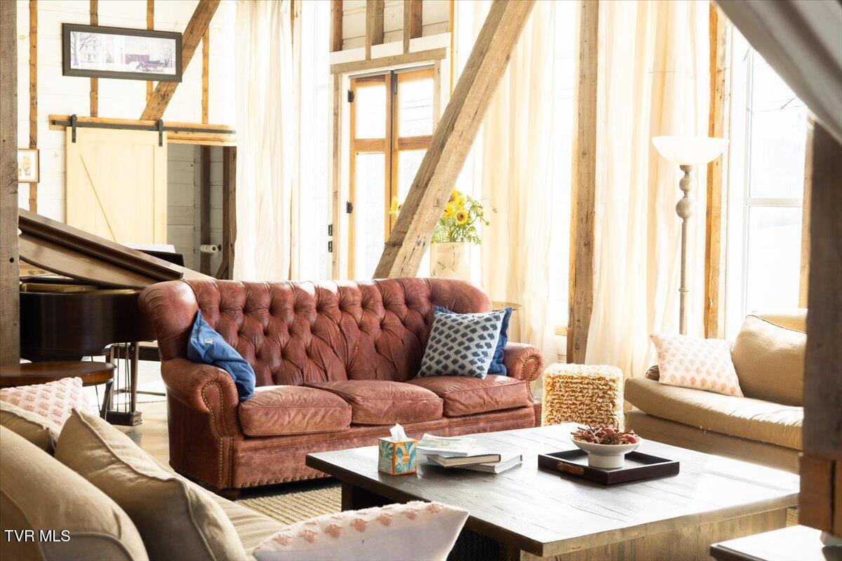 Johnson City, Tennessee, 37604, United States, 5 Bedrooms Bedrooms, ,6 BathroomsBathrooms,Residential,Active,2013176